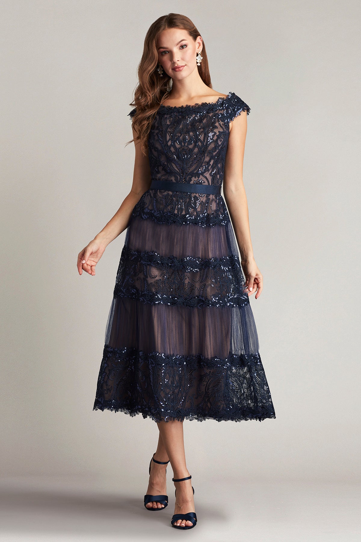 plunge neck tiered ruffle cocktail dress sho by tadashi shoji Zaira Tulle – Official Online Boutique Ornate embroidered lace defines x-mappingIndex:123894364-2760054775 Size:L/G Sexy Long Dress Women