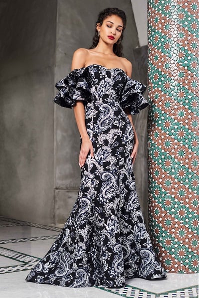 Beste Off-Shoulder Paisley-Motif Gown