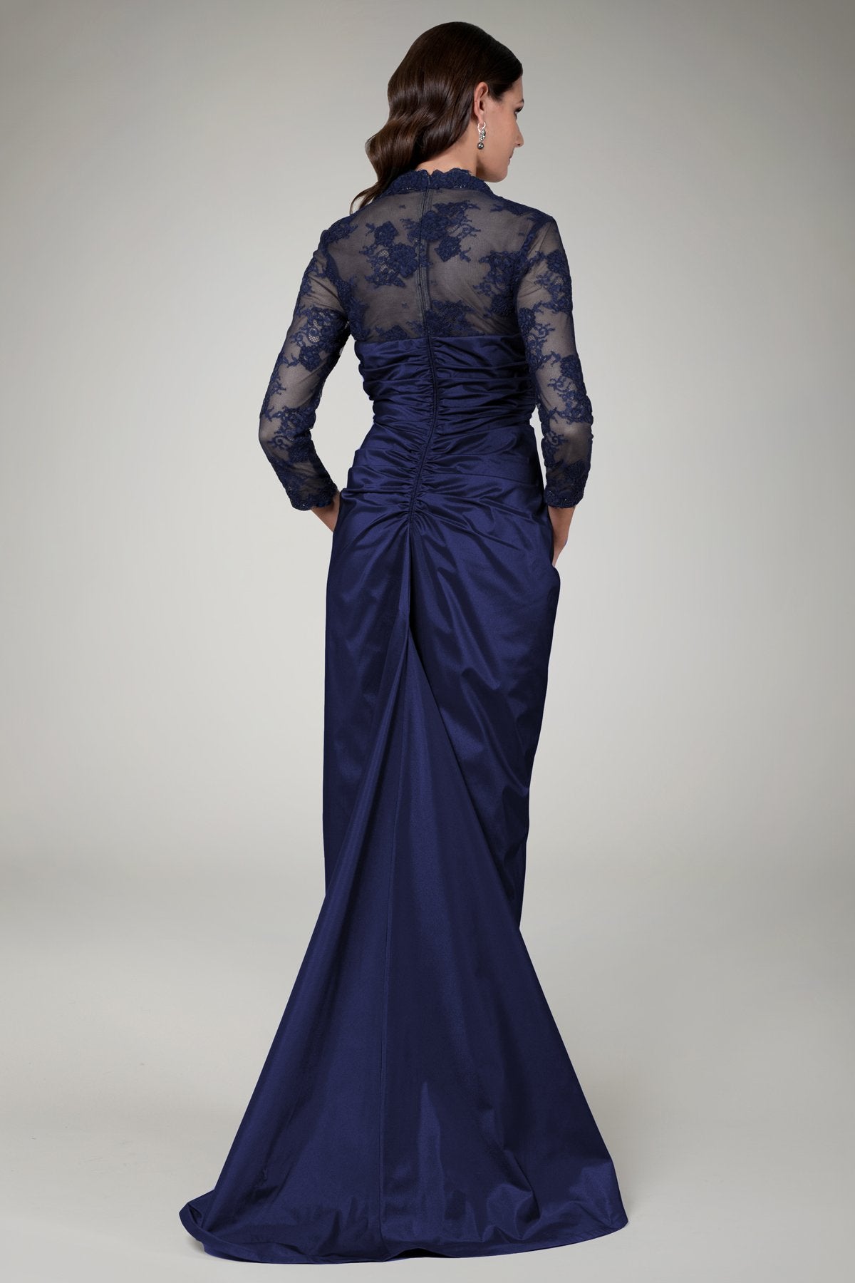 Sweetheart Lace Taffeta Gown in Midnight