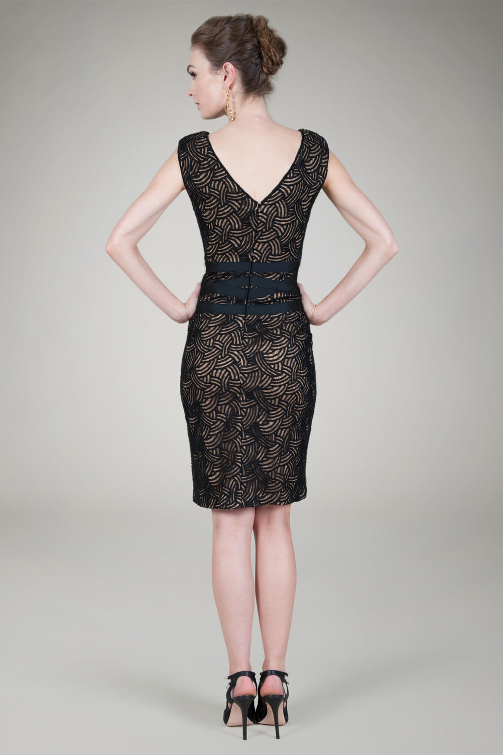 Scallop Lace Cocktail Dress in Black / Nude