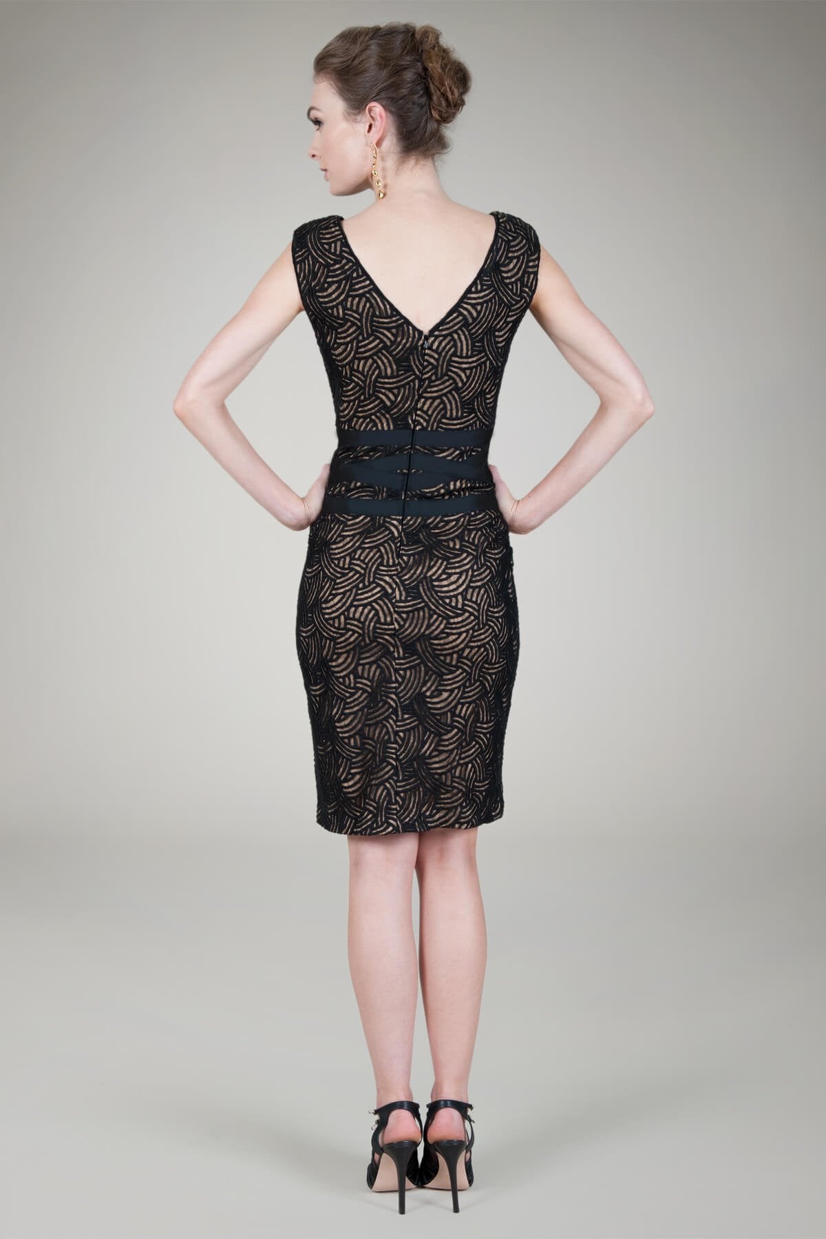 Scallop Lace Cocktail Dress in Black / Nude
