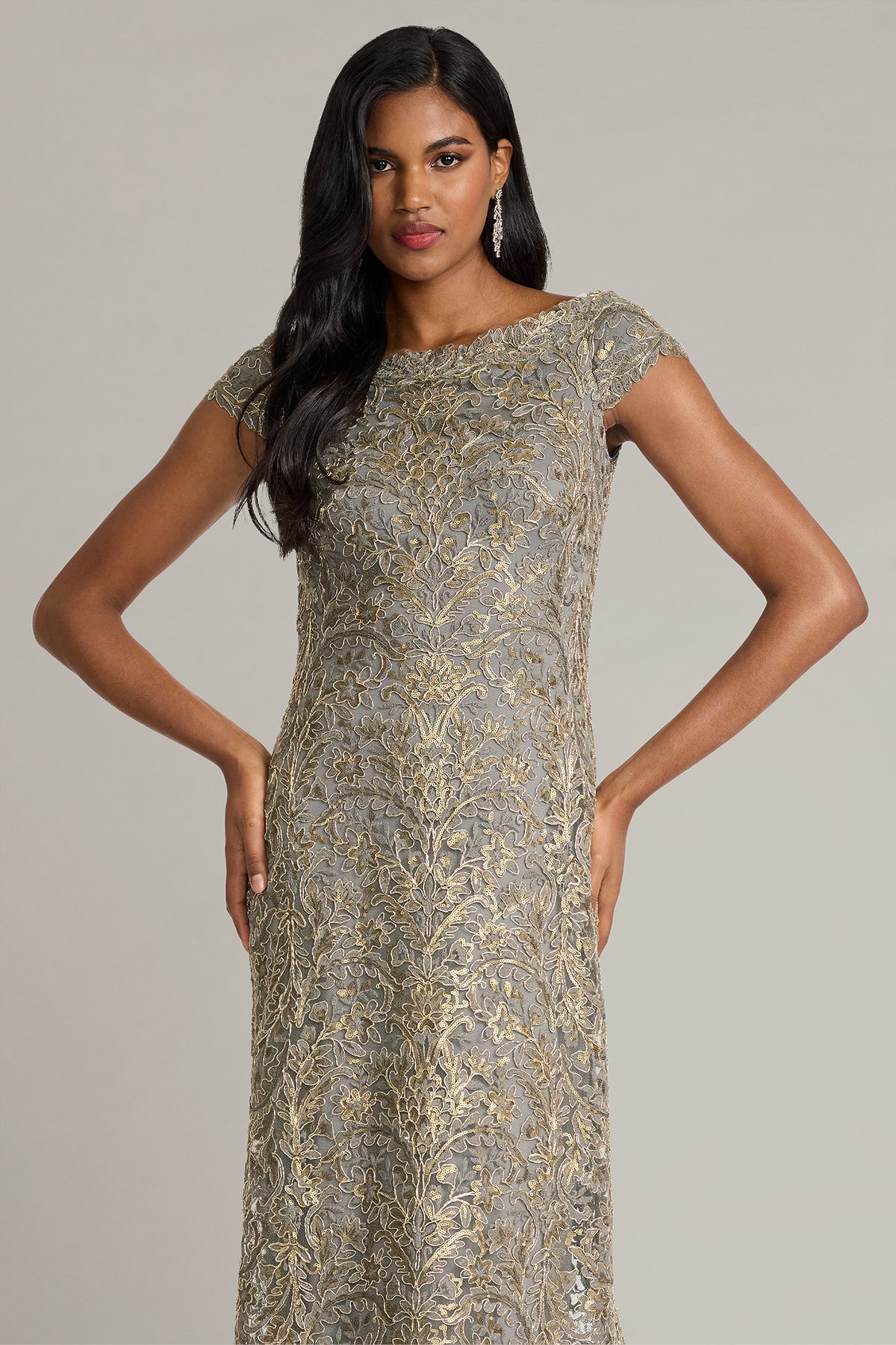 Dusen Vine Embroidered Tulle Gown-SMKPL Crop