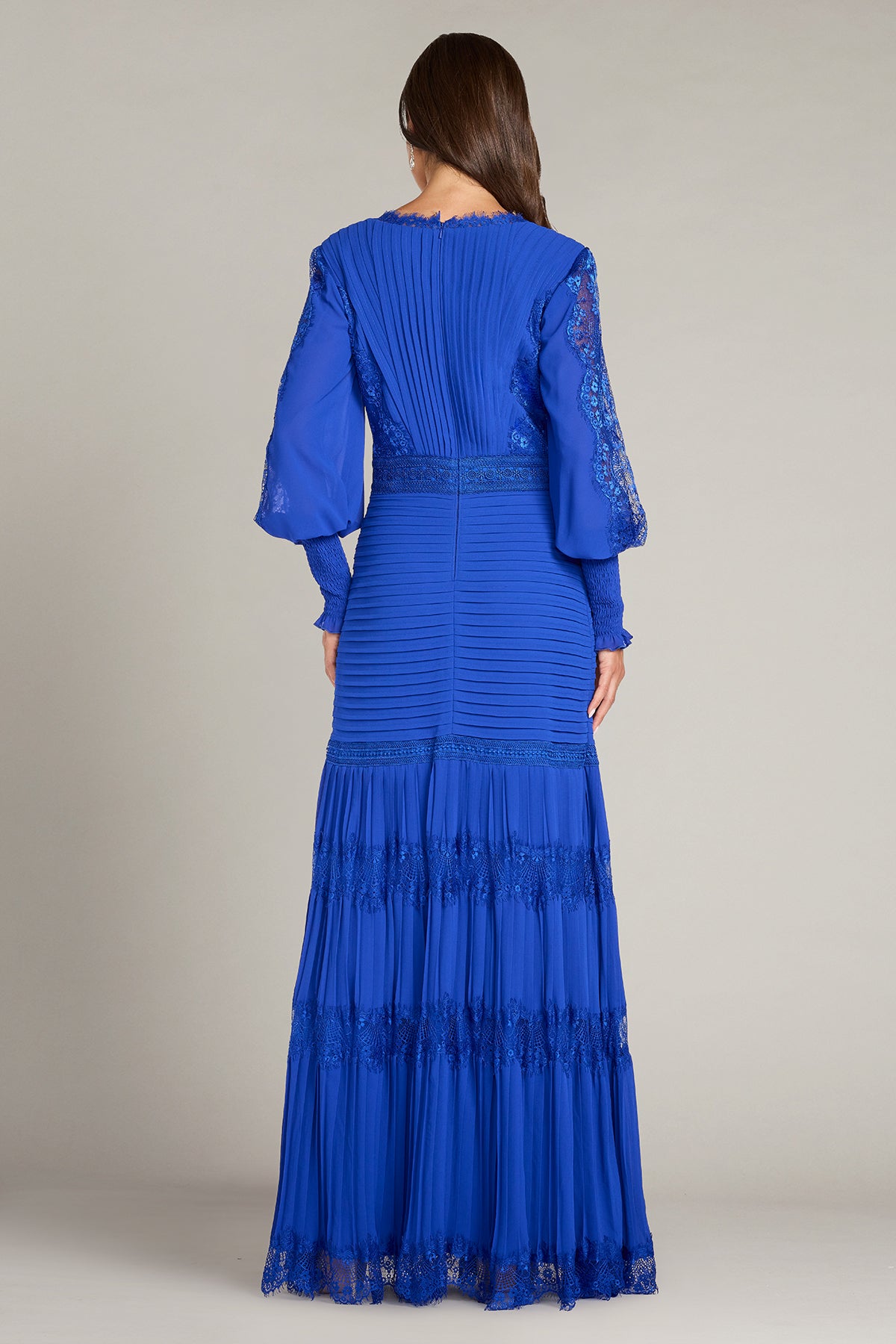 Nashi３boxes Nyssa Bishop Sleeve Gown – Tadashi Shoji Official Online Boutique