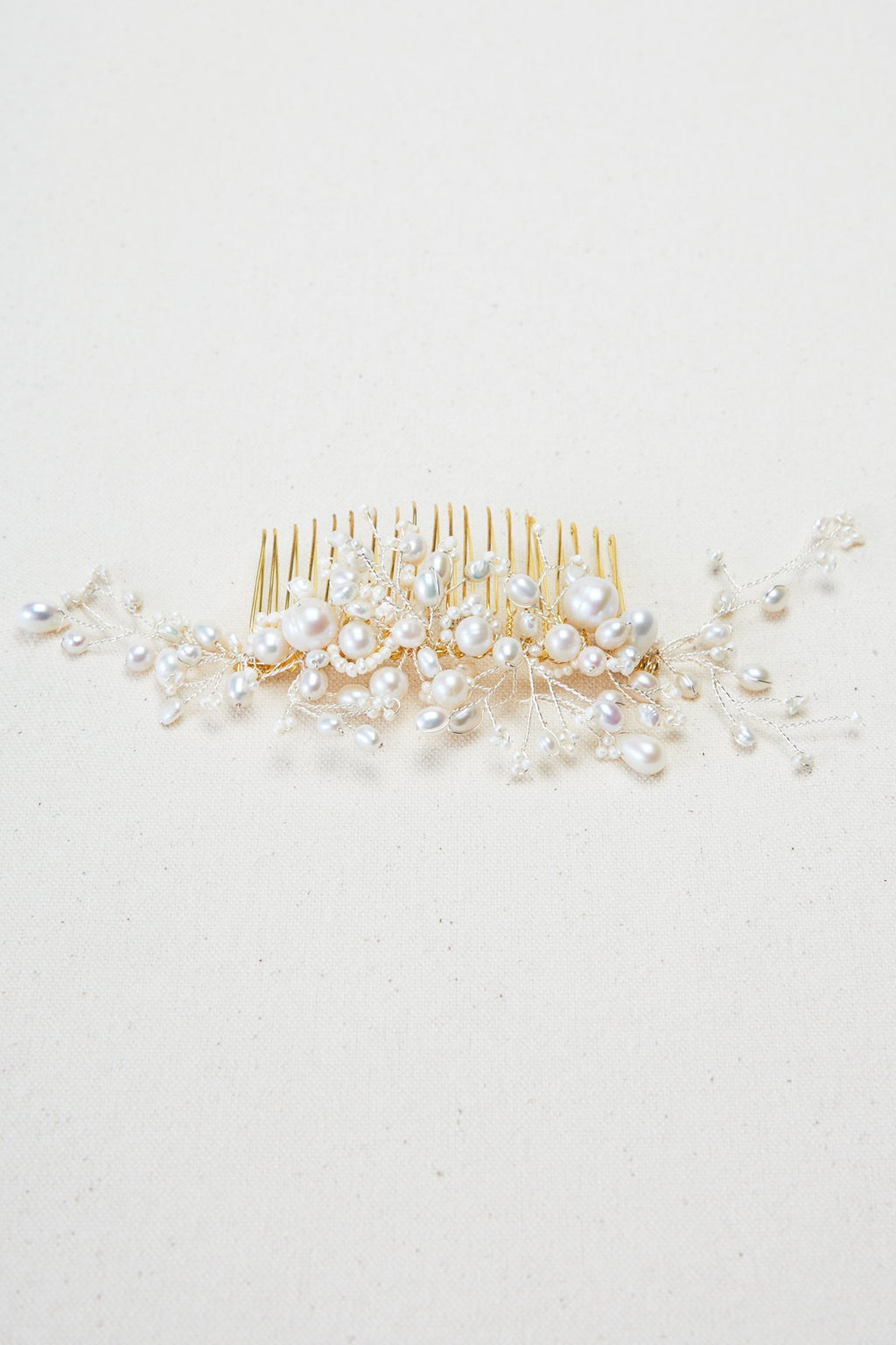Tadashi Shoji - Beatriz Pearl Comb 