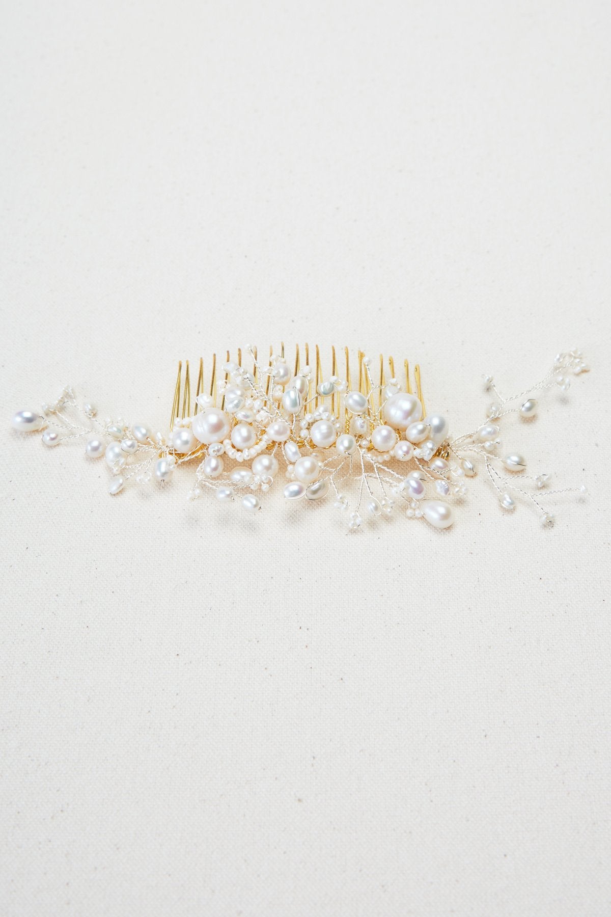 Tadashi Shoji - Beatriz Pearl Comb 