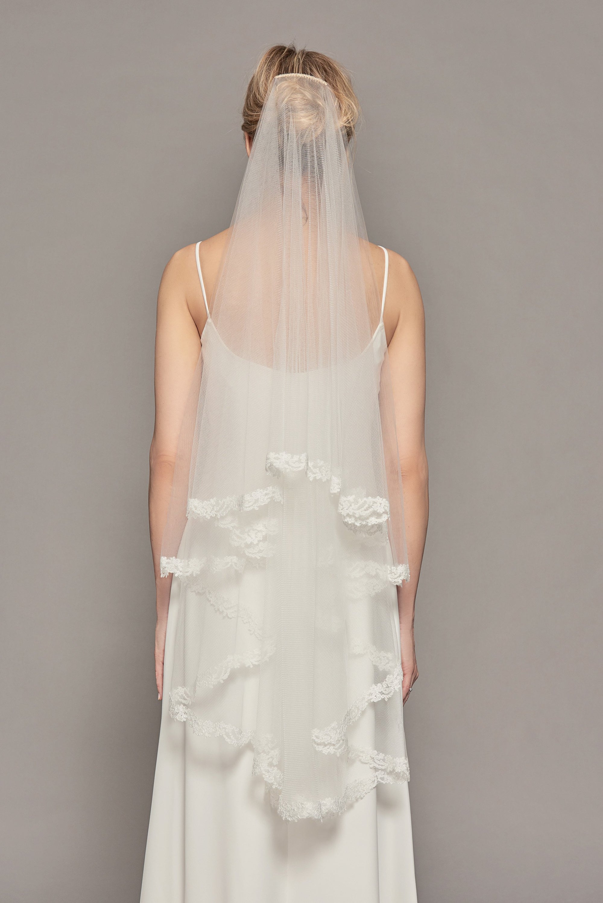 Tadashi Shoji - Reign Fingertip Veil