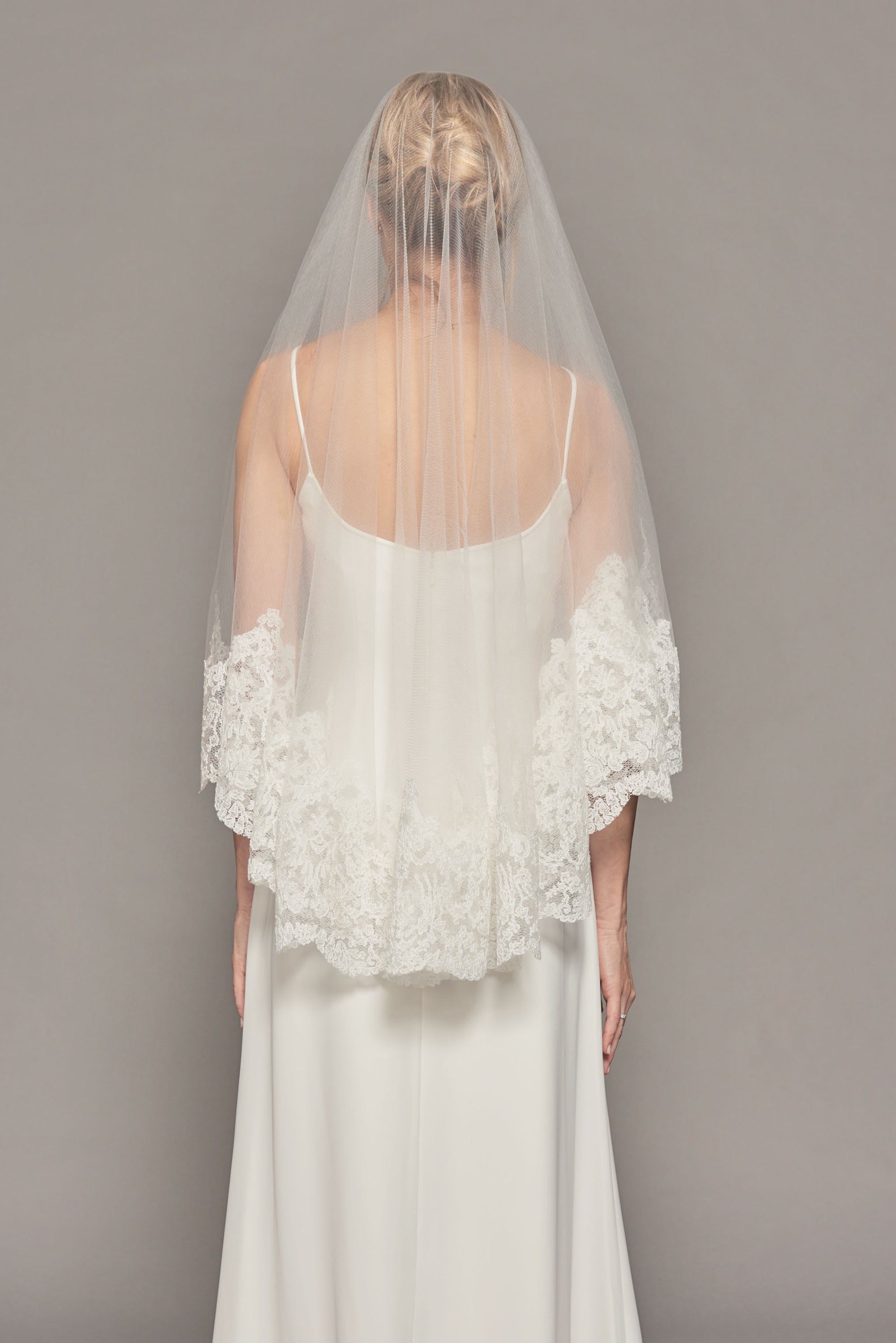Tadashi Shoji - Princess Ballet Veil