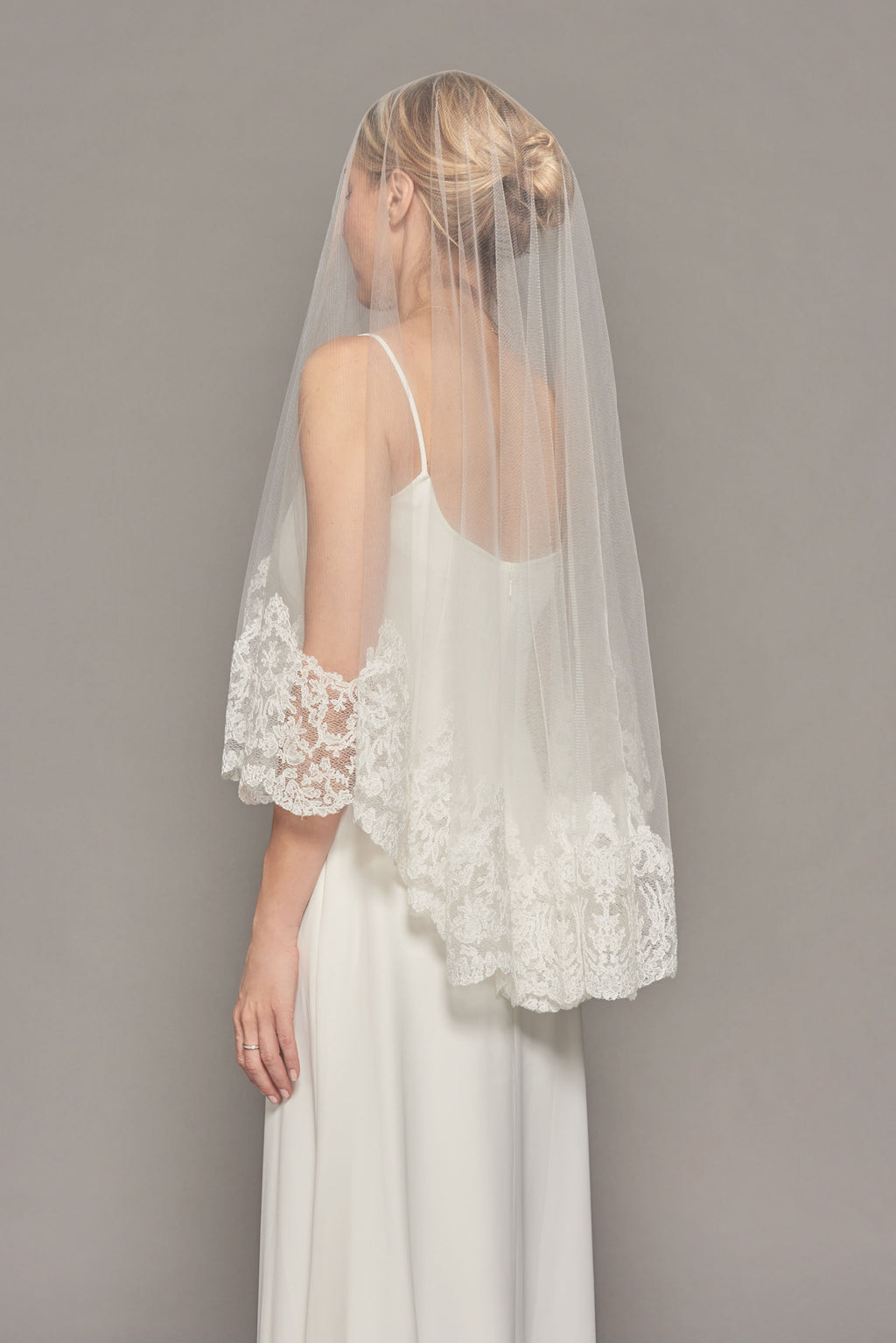 Tadashi Shoji - Princess Ballet Veil