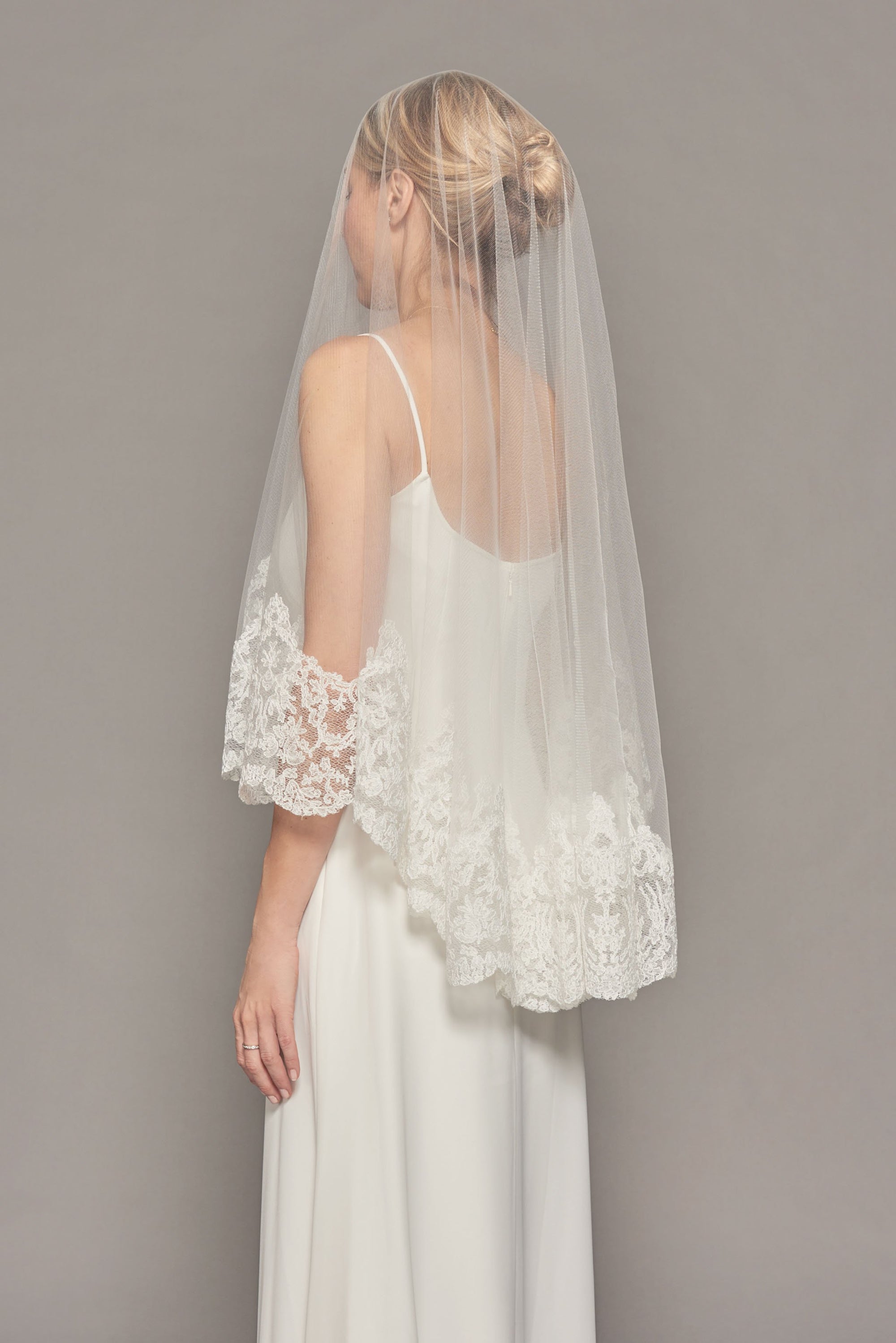 Tadashi Shoji - Princess Ballet Veil