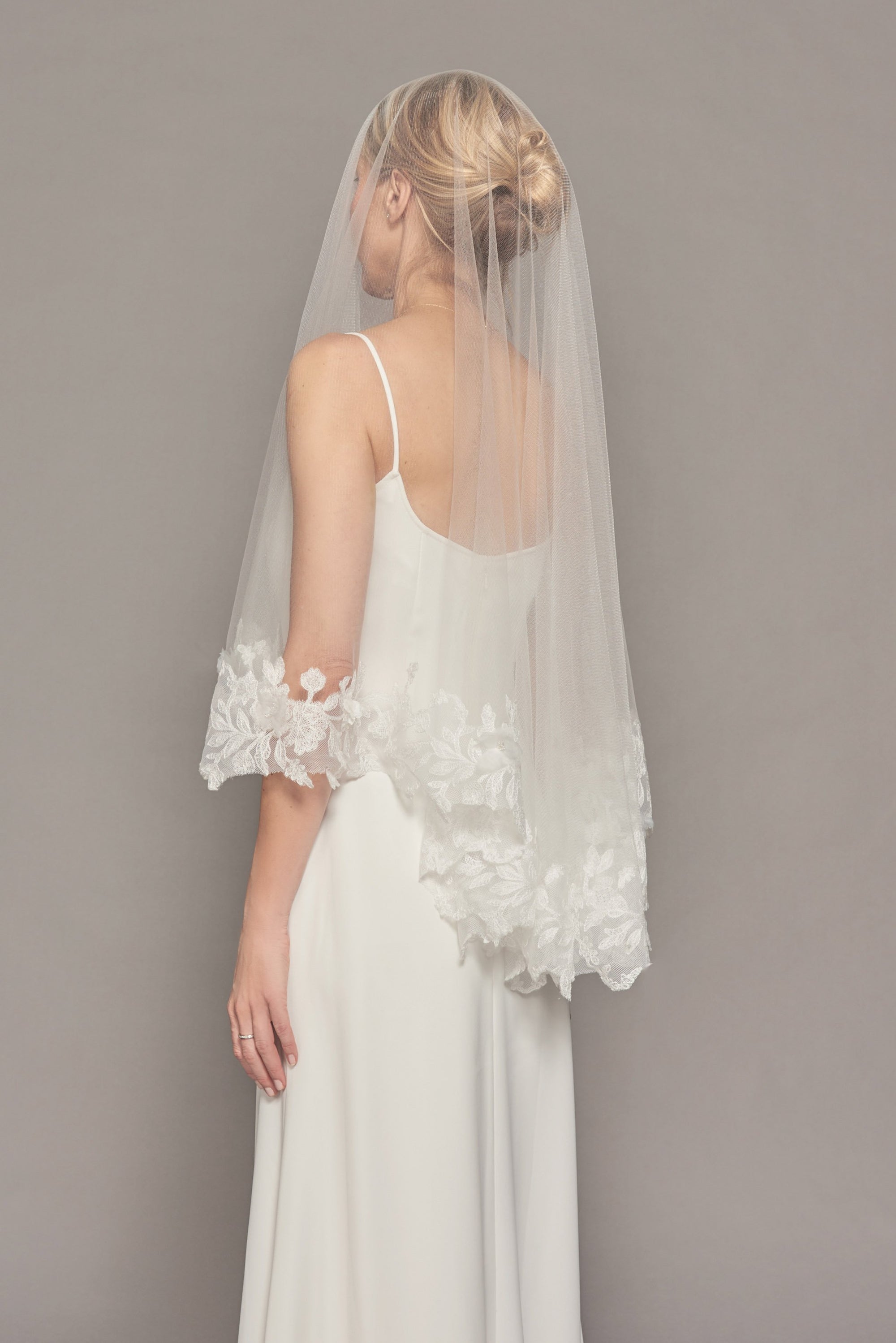 Tadashi Shoji - Illustrious Ballet Veil