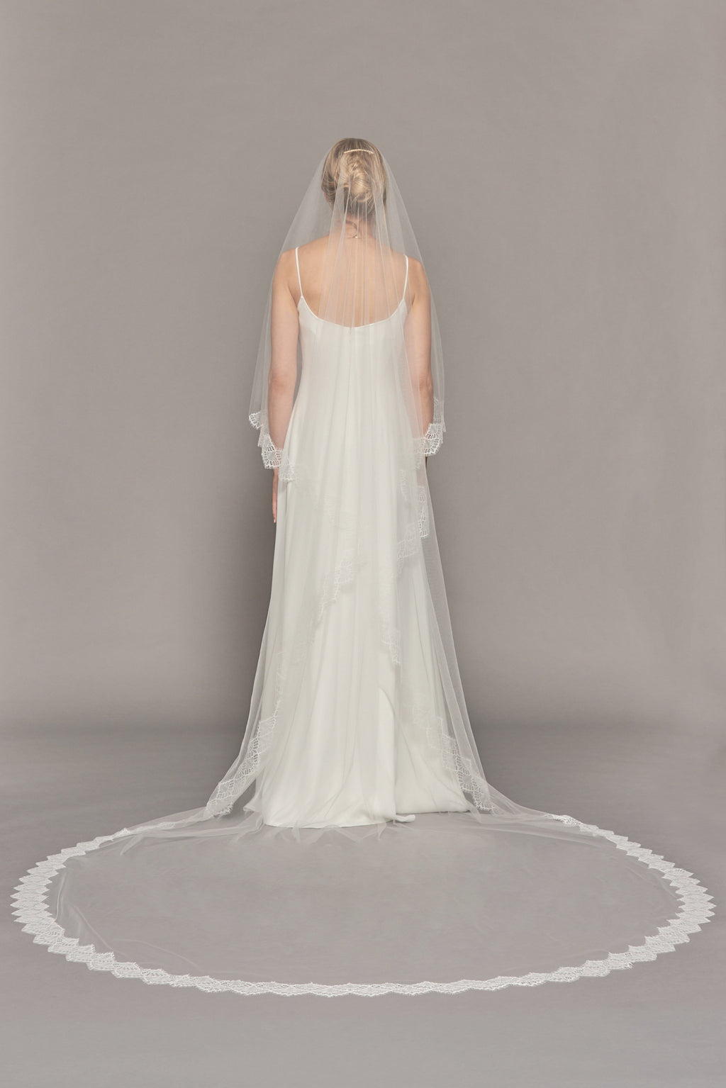 Tadashi Shoji - Queen Cathedral Veil