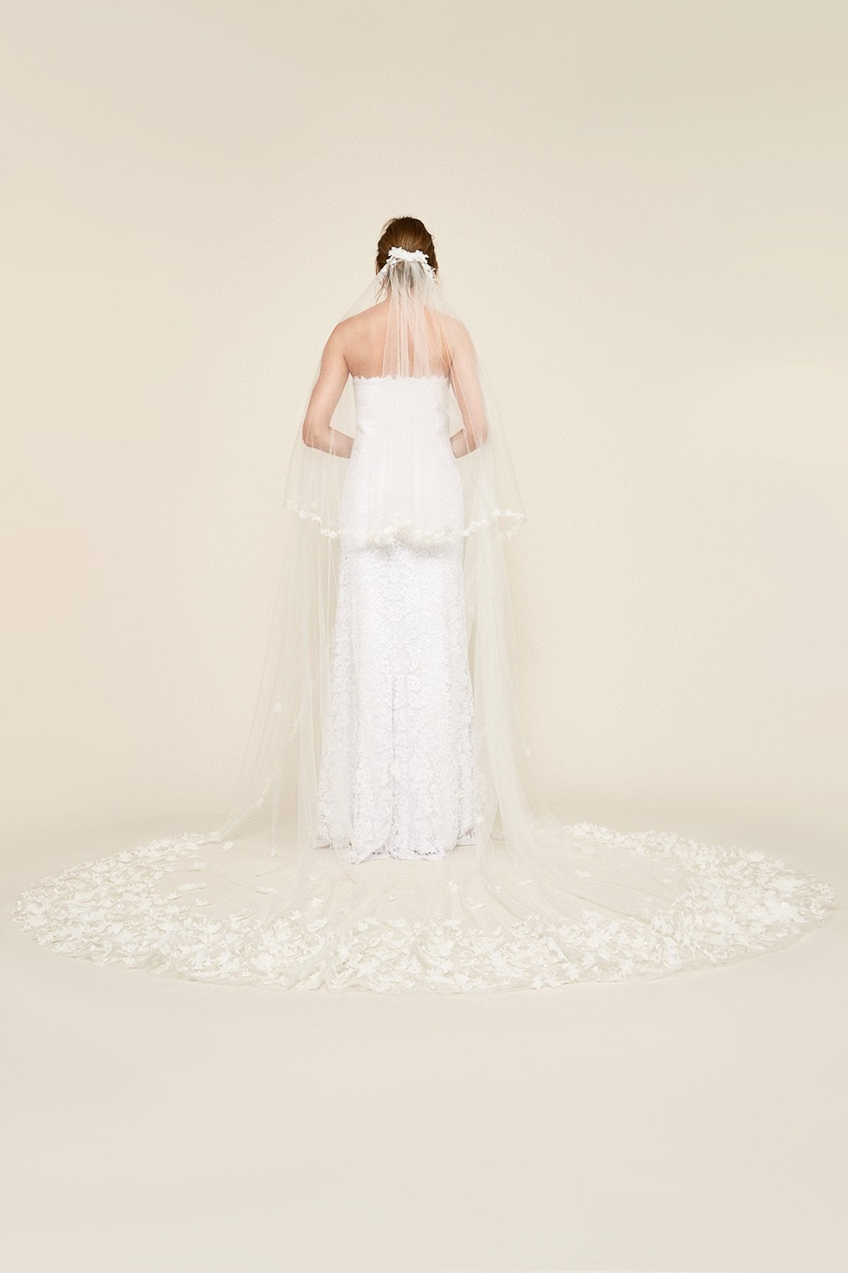 Tadashi Shoji - Paley Floral Appliqu_ Veil