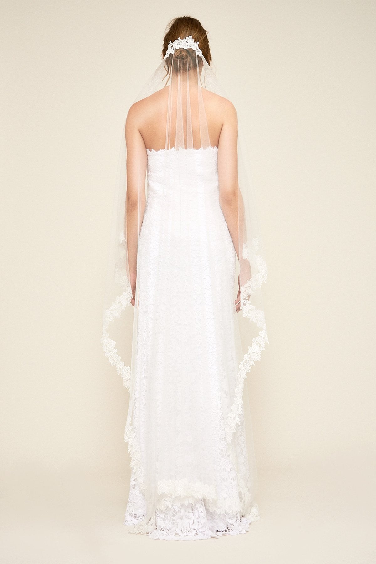 Tadashi Shoji - Varos Floral Lace Veil