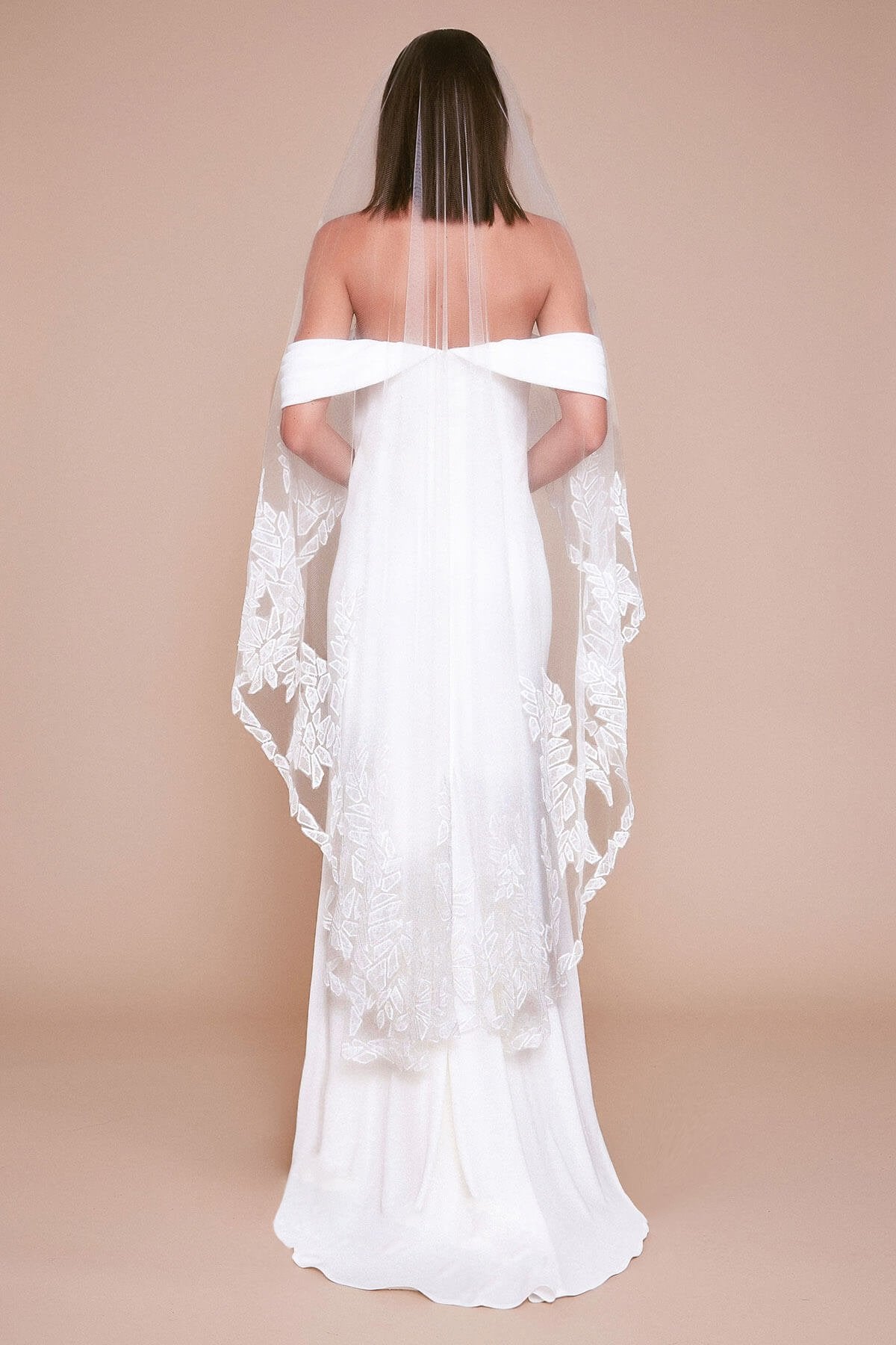 Tadashi Shoji - Rutter Embroidered Mesh Veil