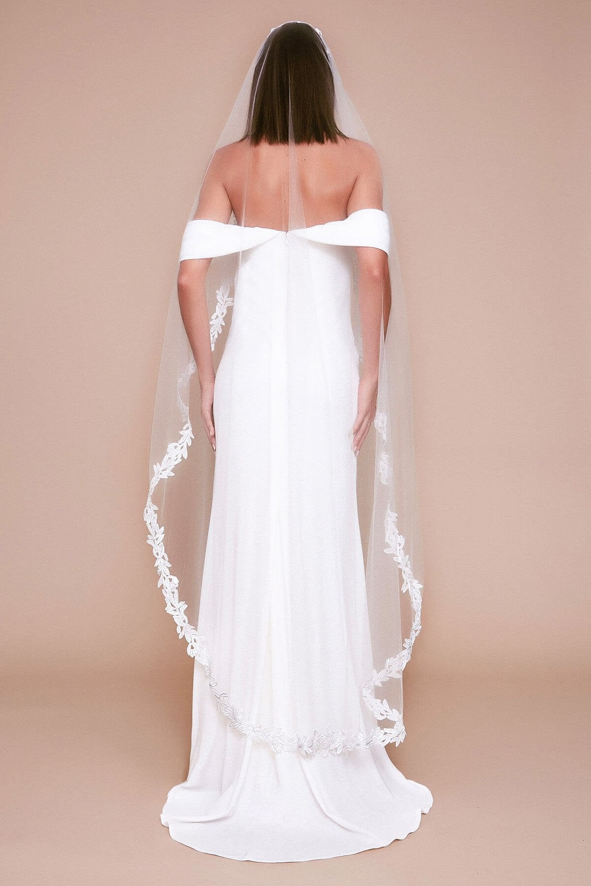 Tadashi Shoji - Villani Waltz Mesh Veil