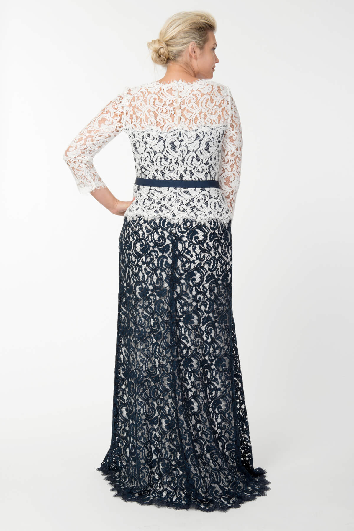 Amberly Belted Lace ¾ Sleeve Gown in Navy / Ivory