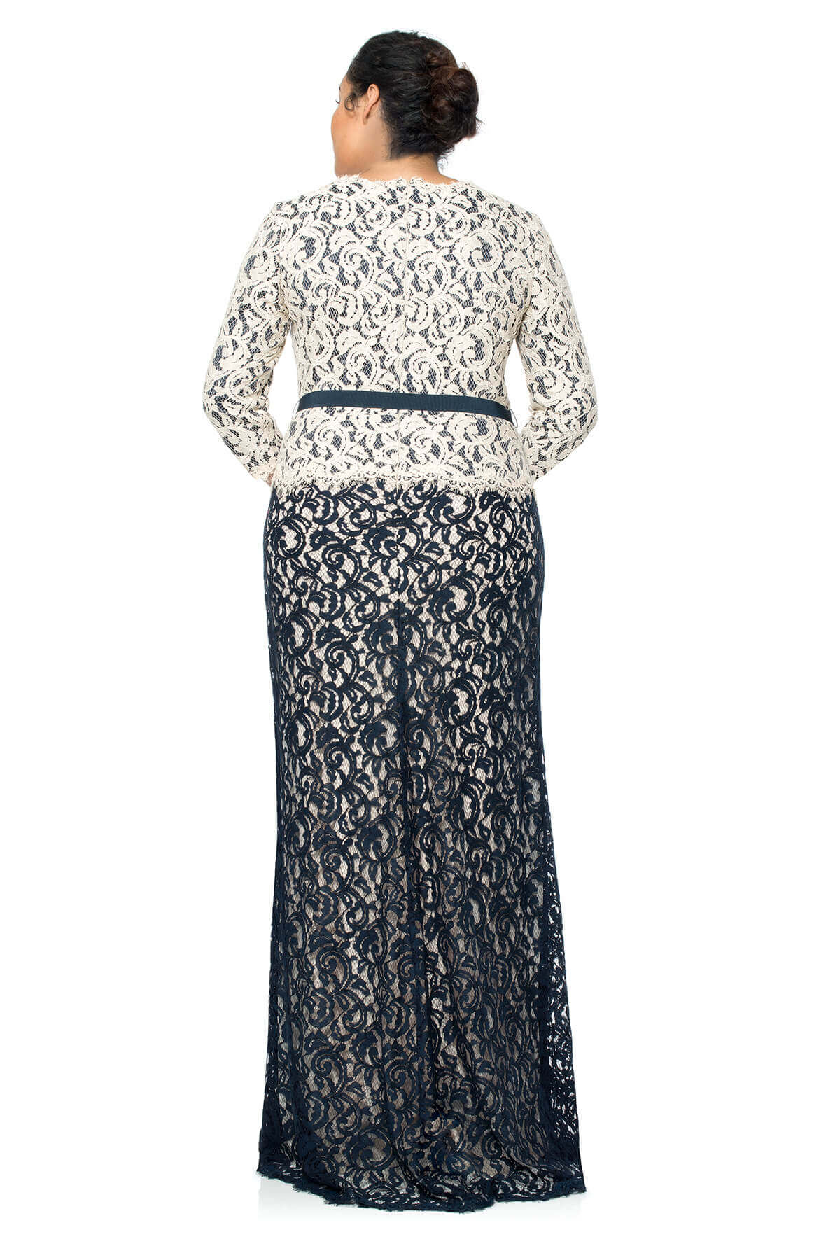 Tadashi Shoji Plus Size - Lace 3/4 Sleeve V-Neck Gown with Grosgrain Ribbon Belt