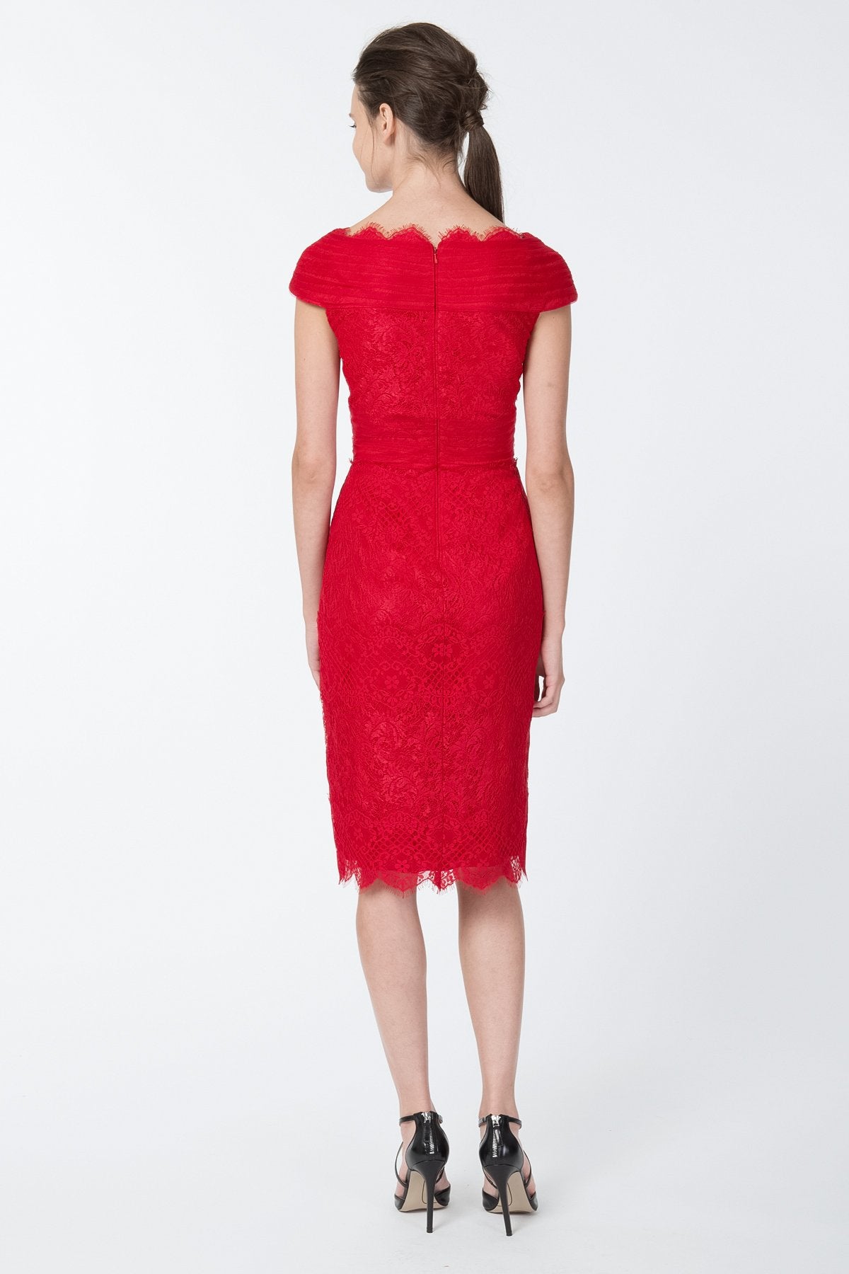 Chantilly Lace Scallop V-Neck Dress in Peppermint