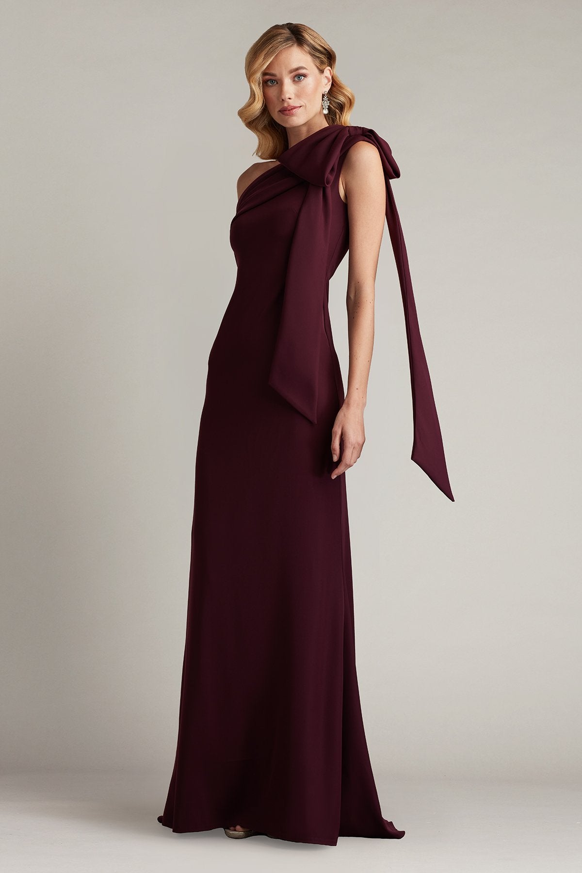 TADASHI SHOJI ティアードリボンドレス S 美シルエット アメリカ製 Cassia Bow-Shoulder Crepe Gown BK/BY – Tadashi Shoji Official