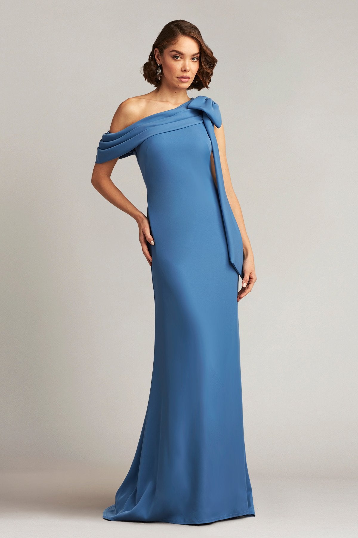 tadashi shoji blue dress Cassia Bow-Shoulder Crepe Gown CDTBU – Official Online Boutique Tamaño:XLarge Pink Bachelorette Party Dresses tapestry Long bishop sleeves add