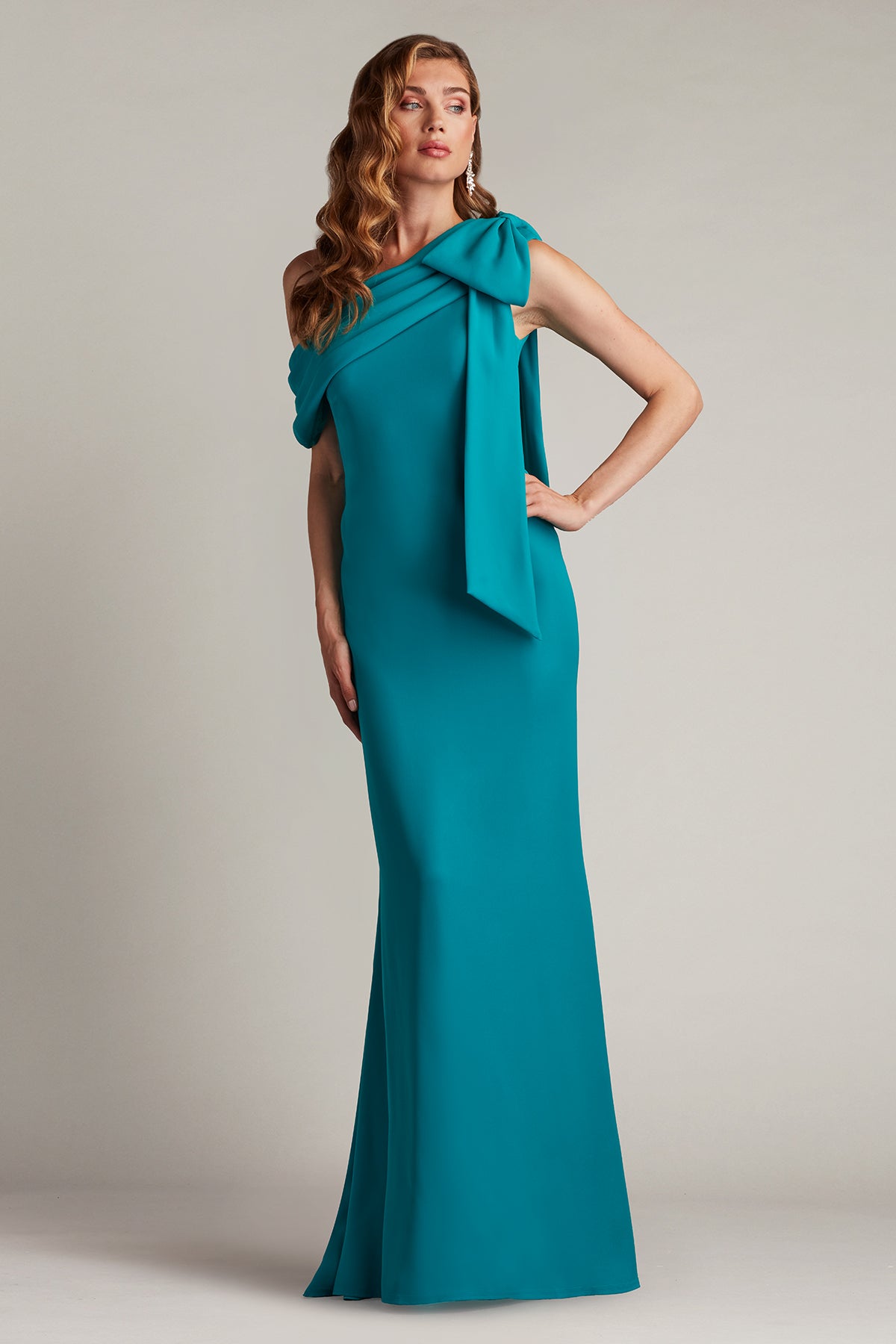Cassia Bow-Shoulder Crepe Gown DSTEA