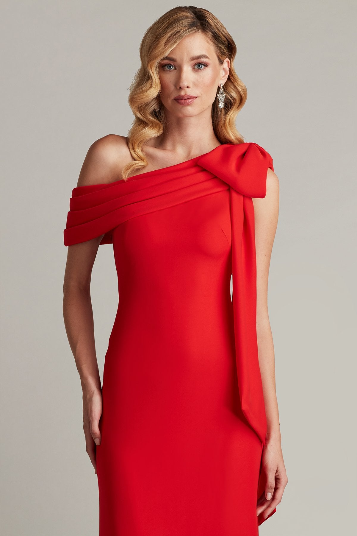 Cassia Bow-Shoulder Crepe Gown REDRS – Tadashi Shoji Official