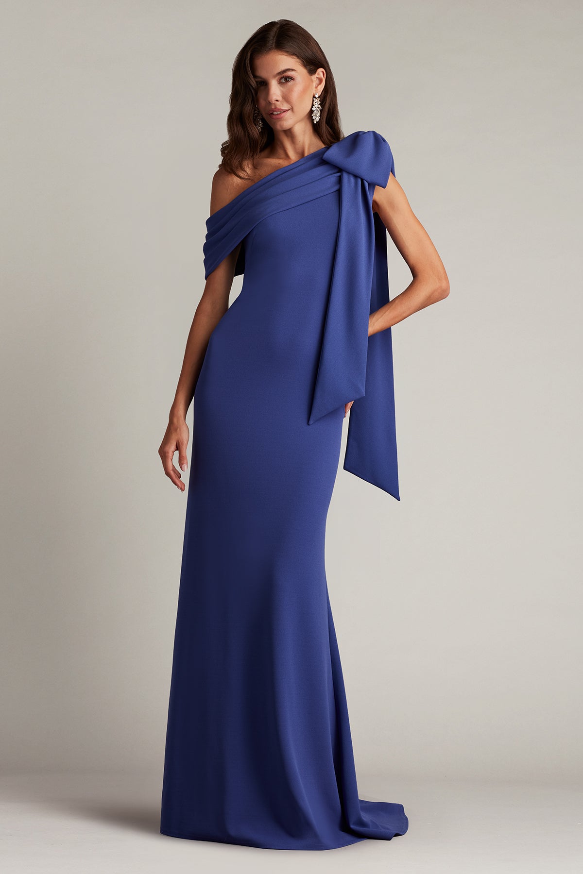 美品✨ 完売品　TADASHI SHOJI リボン アシンメトリー ドレス Cassia Bow-Shoulder Crepe Gown – Tadashi Shoji Official Online