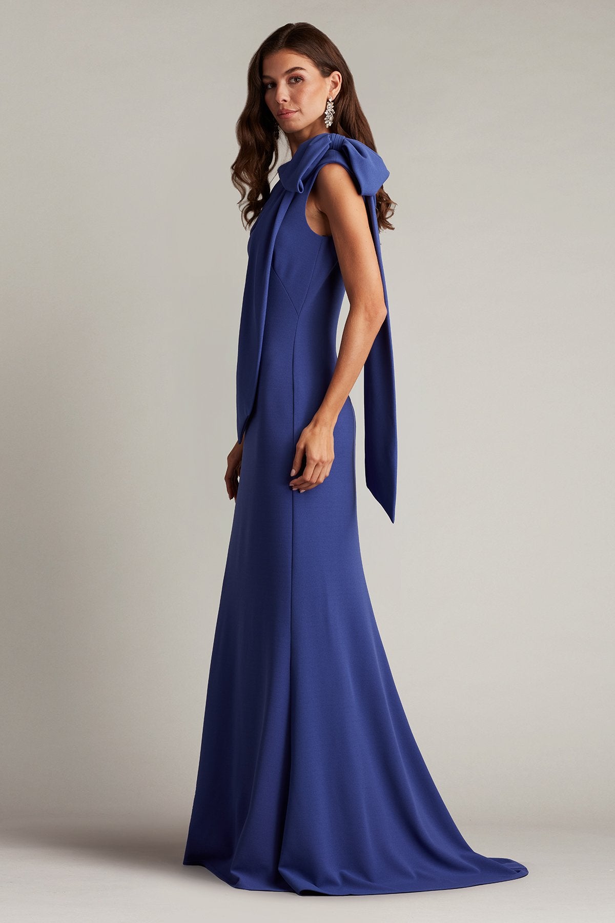 Cassia Bow-Shoulder Crepe Gown – Tadashi Shoji Official Online