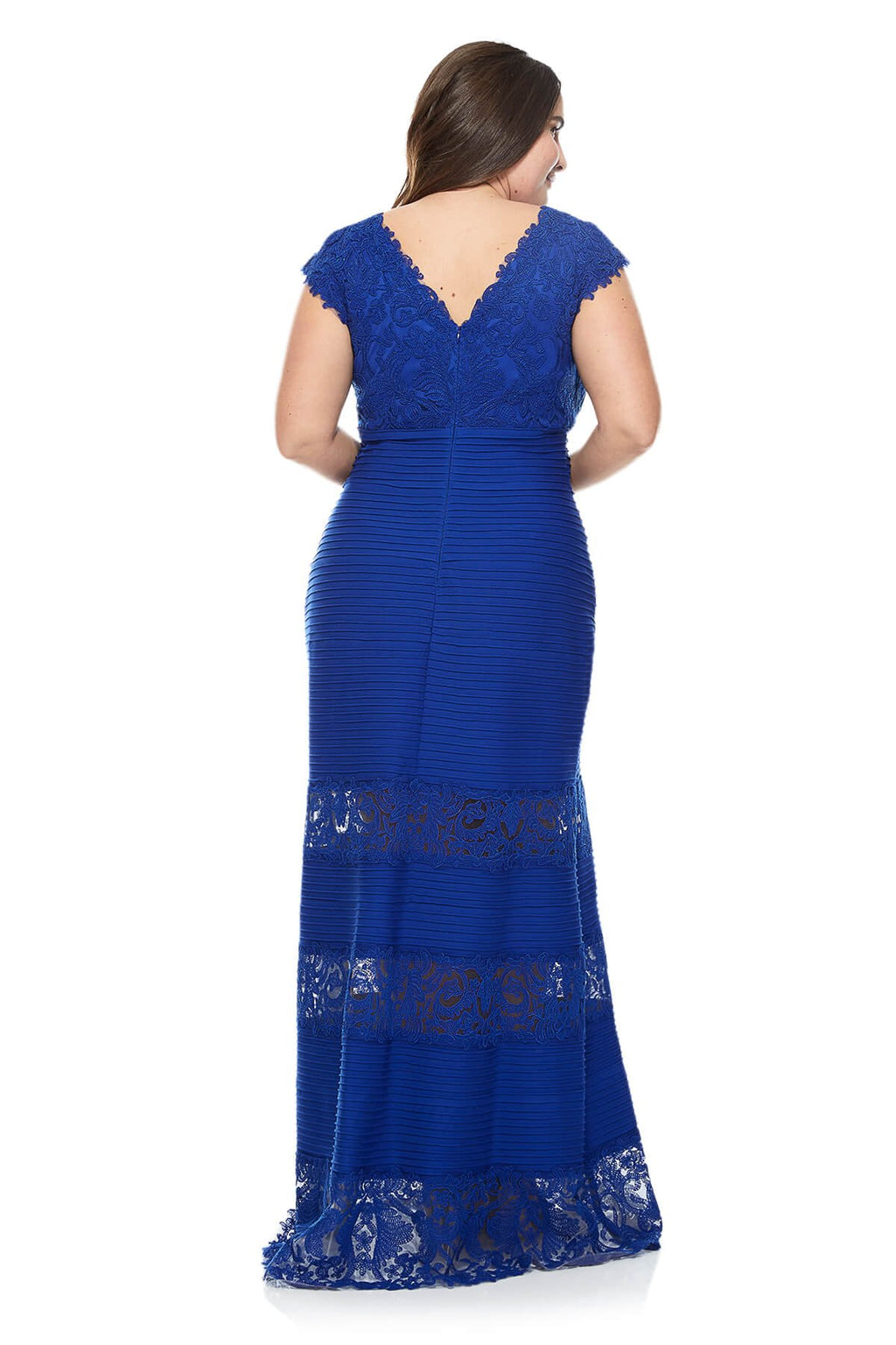 Tadashi Shoji Plus Size - Corded Embroidered on Tulle Pintuck Jersey V-Neck Gown
