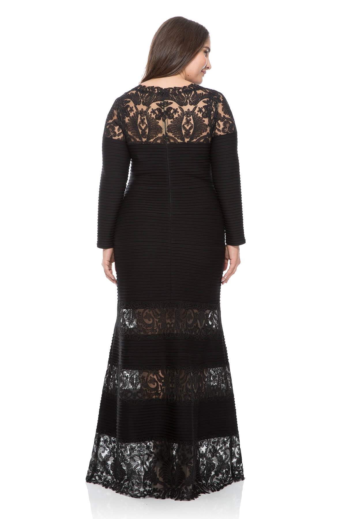 Tadashi Shoji Plus Size - Corded Embroidery on Tulle Pintuck Jersey Boatneck Gown