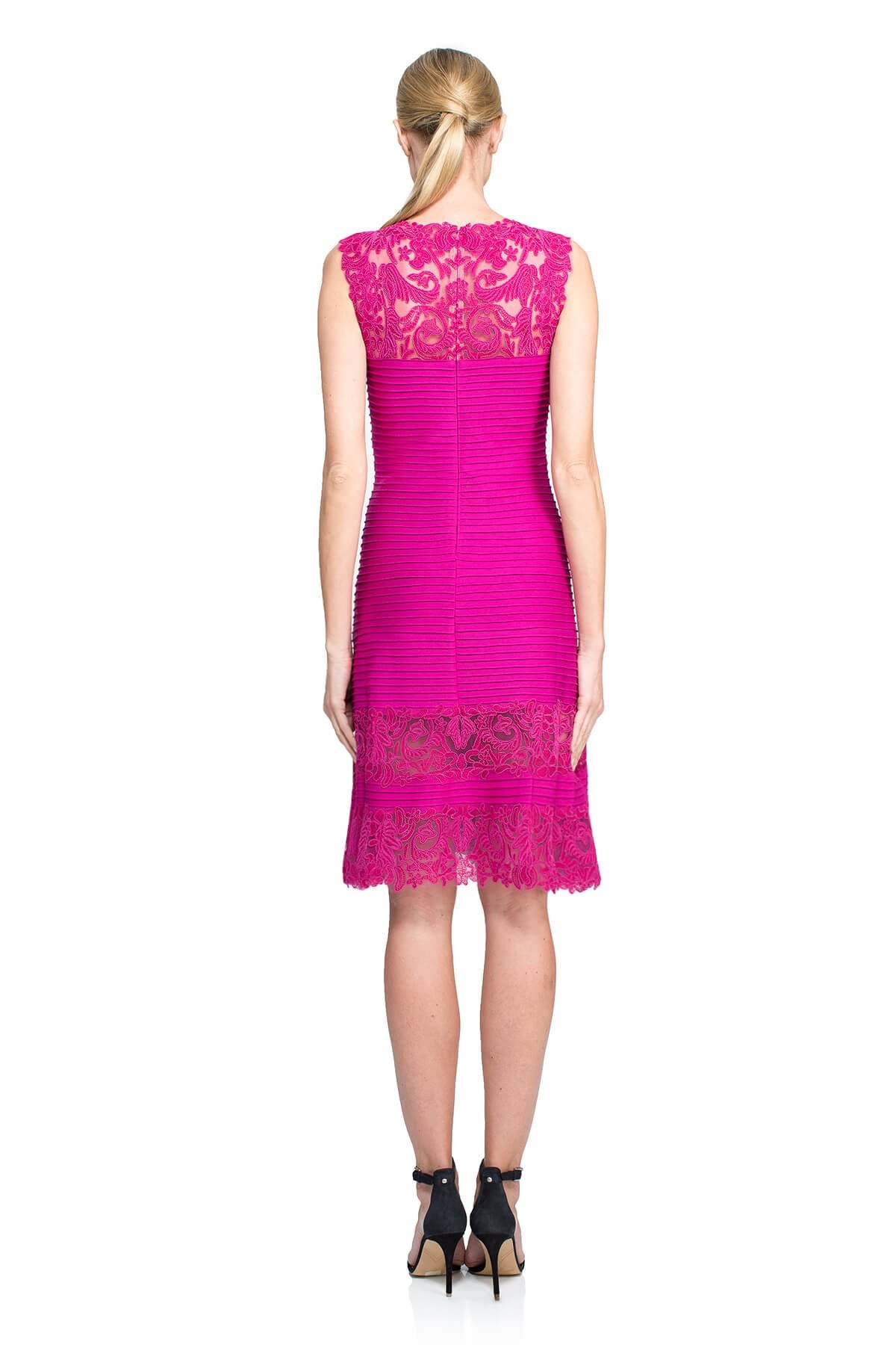 Tadashi Shoji - Corded Embroidery on Tulle Pintuck Jersey Boatneck Dress