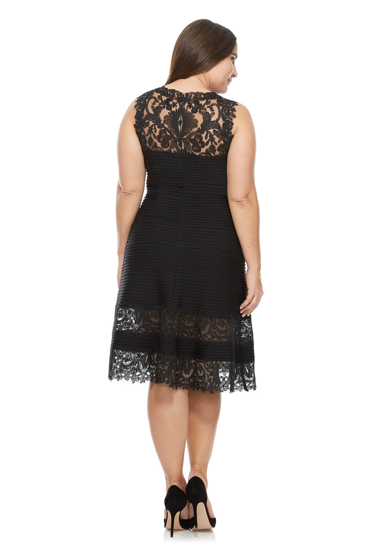 Tadashi Shoji Plus Size - Corded Embroidery on Tulle Pintuck Jersey Boatneck Dress