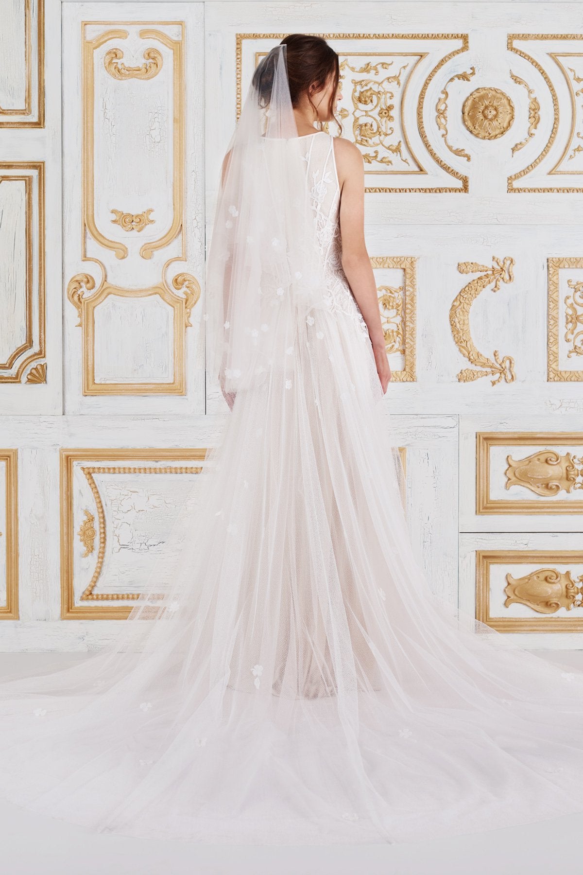 Tadashi Shoji - Colette Cathedral Veil