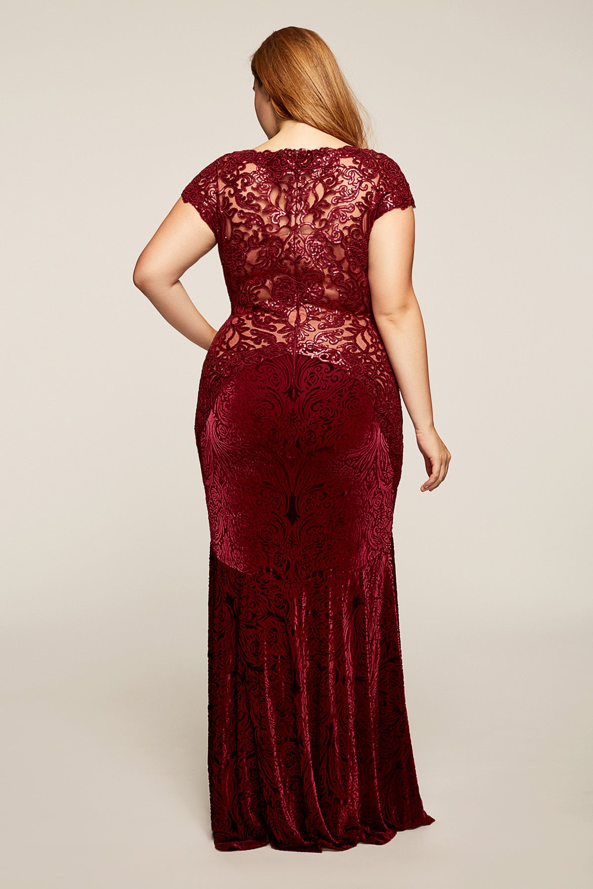 Muriel Gown - PLUS SIZE