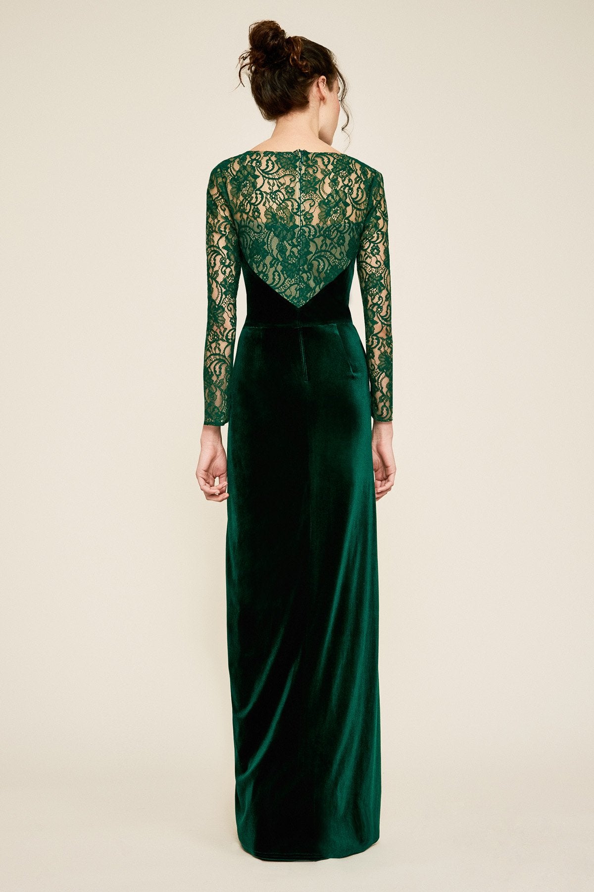 Tatis Long-Sleeve Velvet Gown Tadashi Shoji Official Online Boutique Tatis Long-Sleeve Velvet Gown Tadashi Shoji Official Online Boutique
