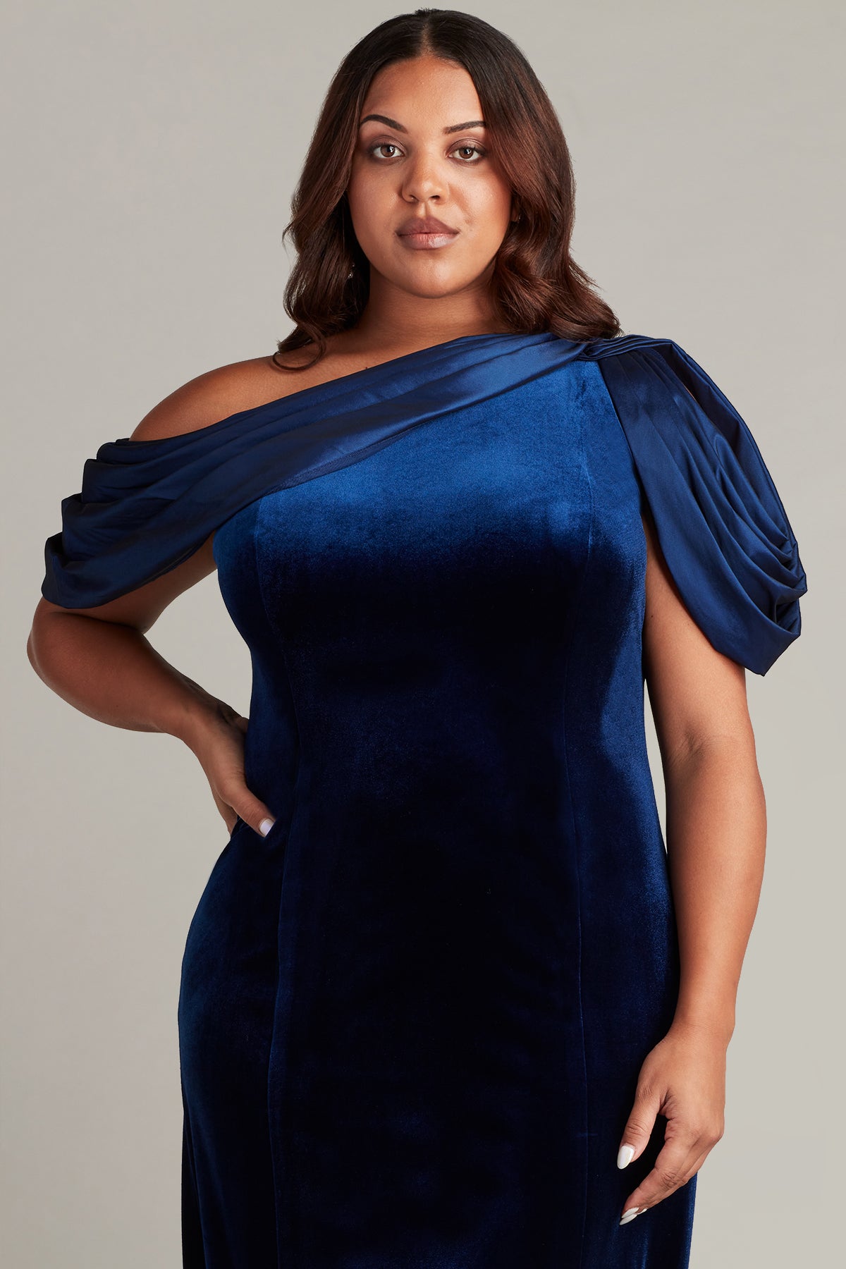 Copley Shoulder Drape Velvet Gown - PLUS SIZE – Tadashi Shoji