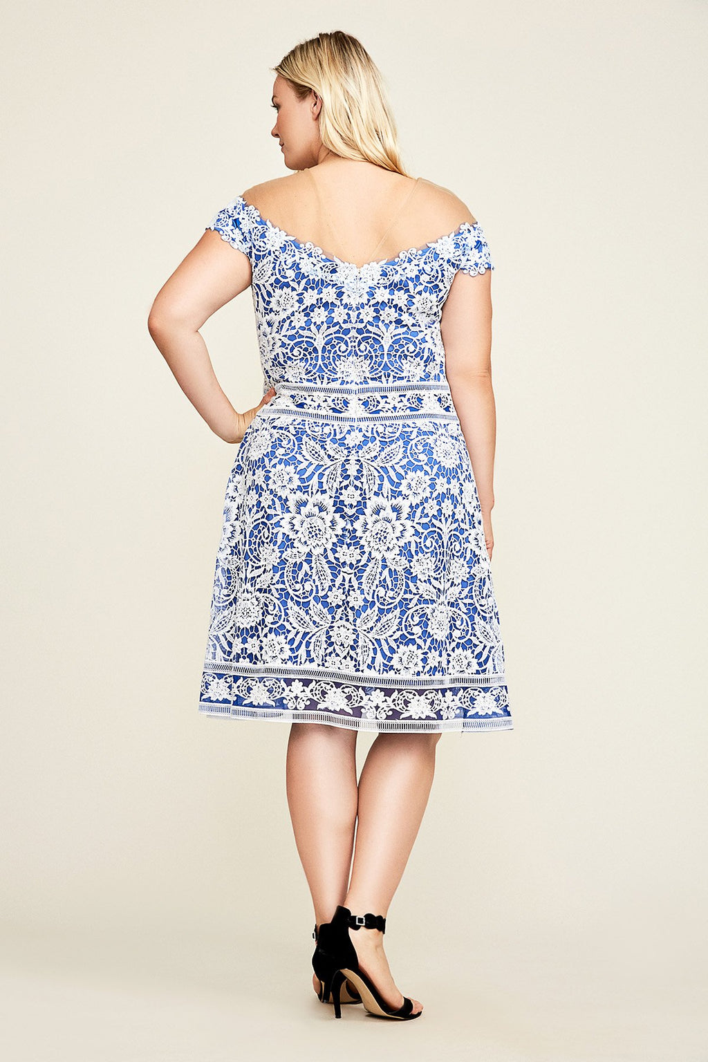 Tadashi Shoji - Miya Lace Cocktail Dress PLUS SIZE
