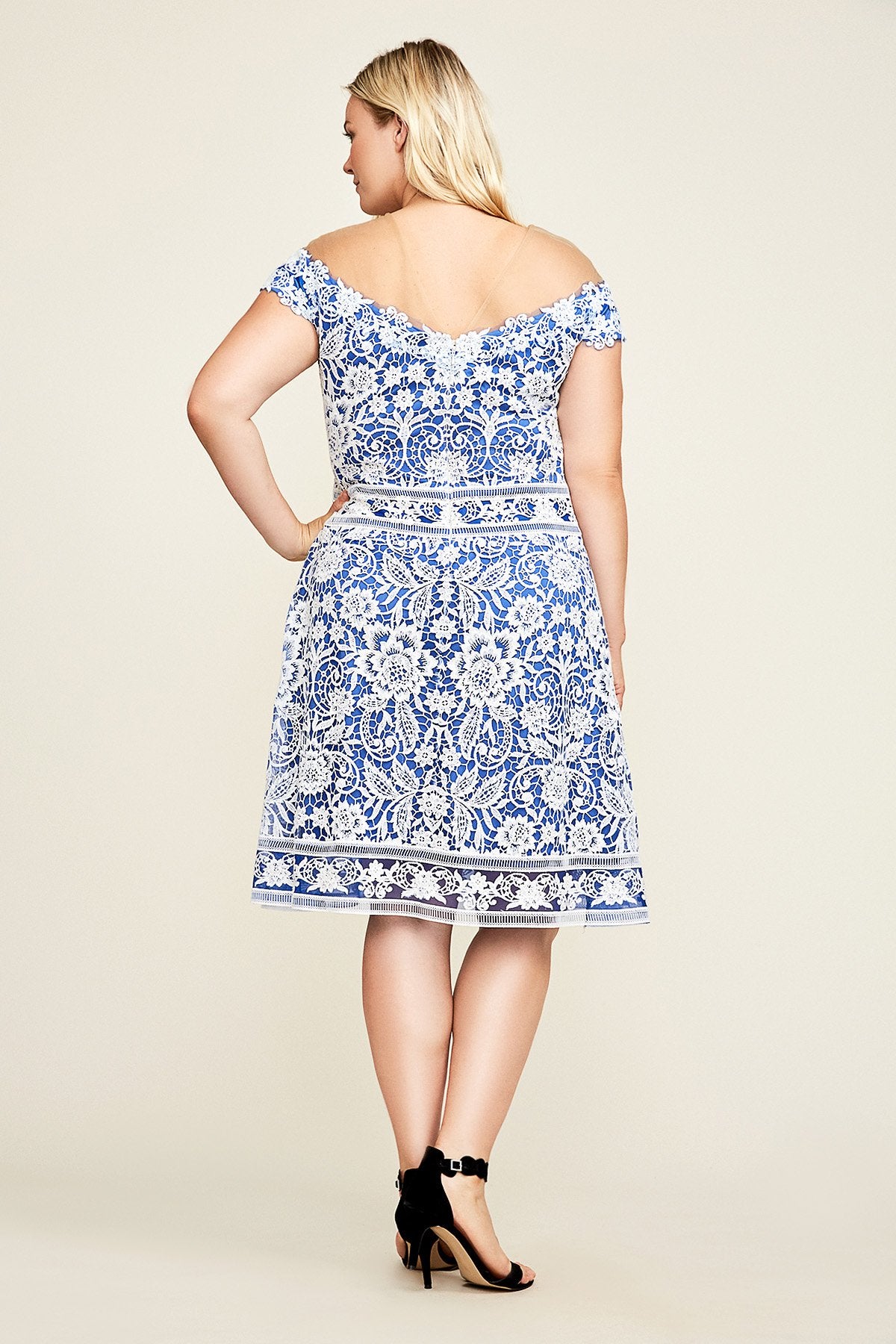 Tadashi Shoji - Miya Lace Cocktail Dress PLUS SIZE