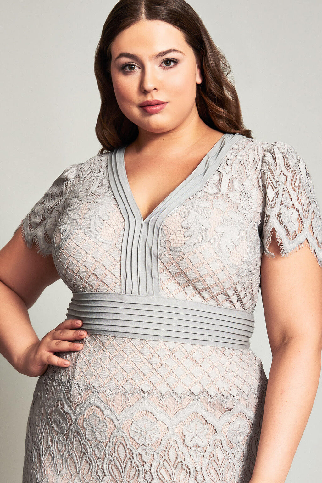 Dumin Lace Gown - PLUS SIZE