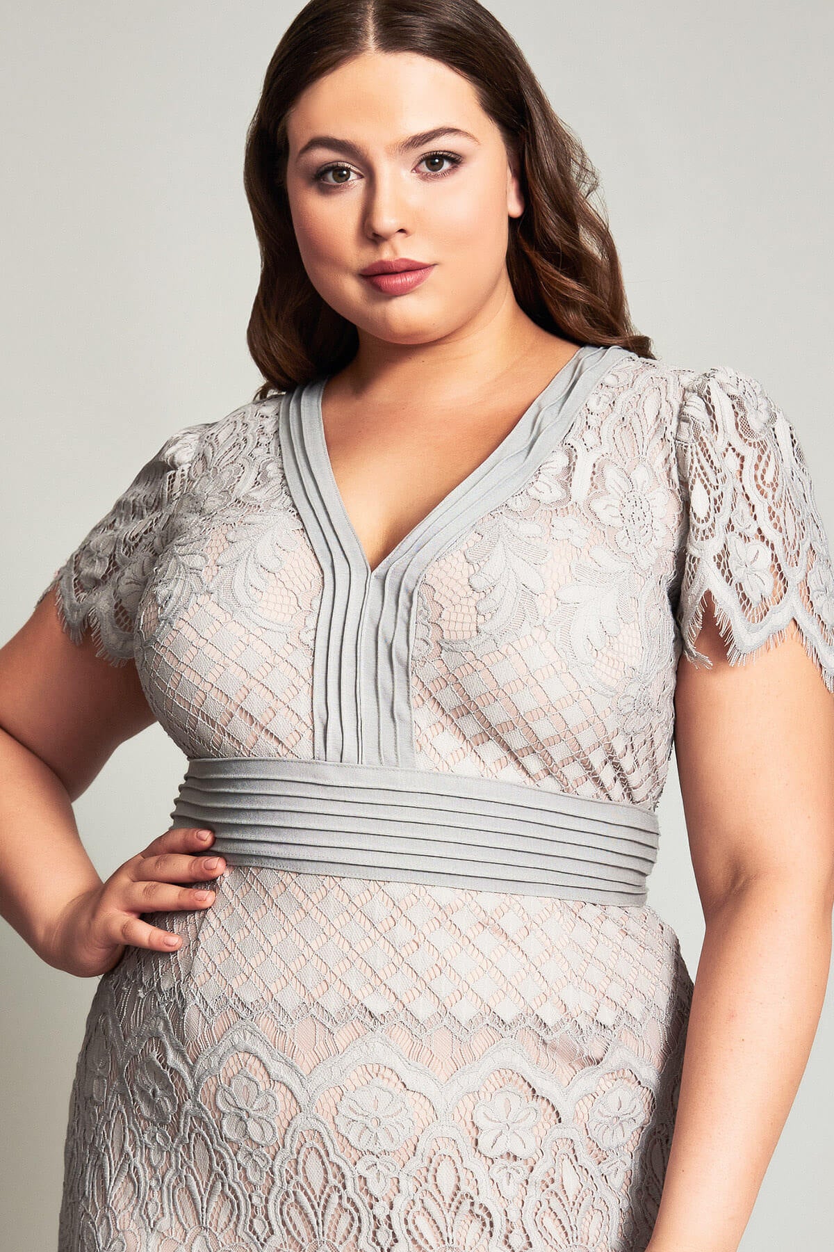 Dumin Lace Gown - PLUS SIZE