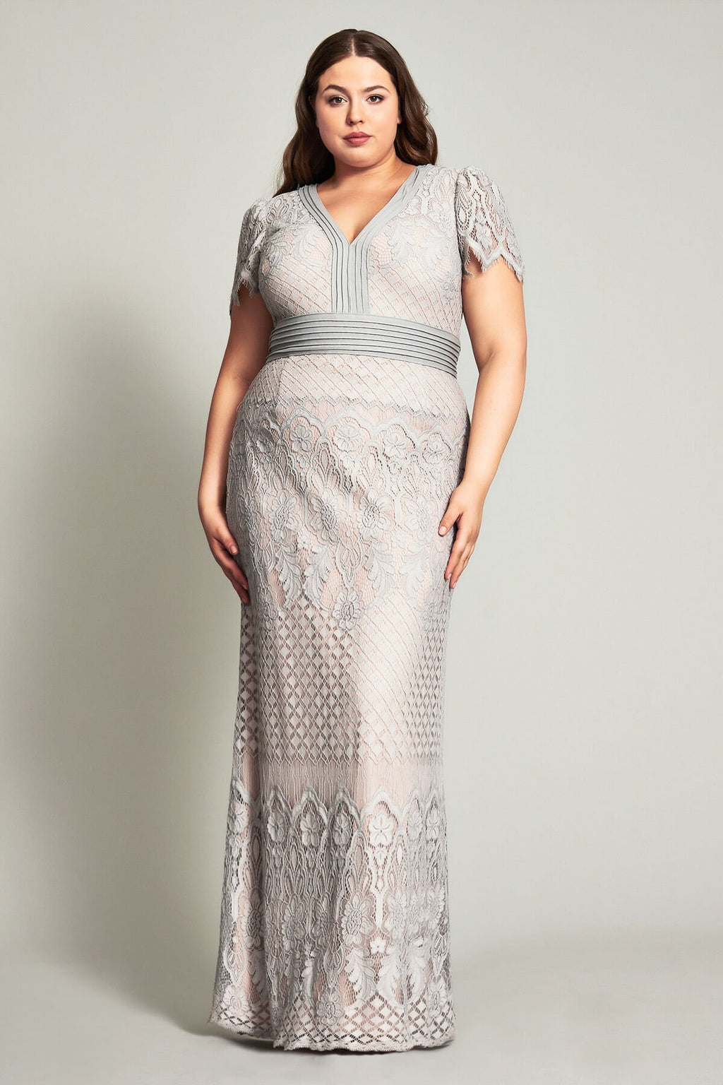 Dumin Lace Gown - PLUS SIZE