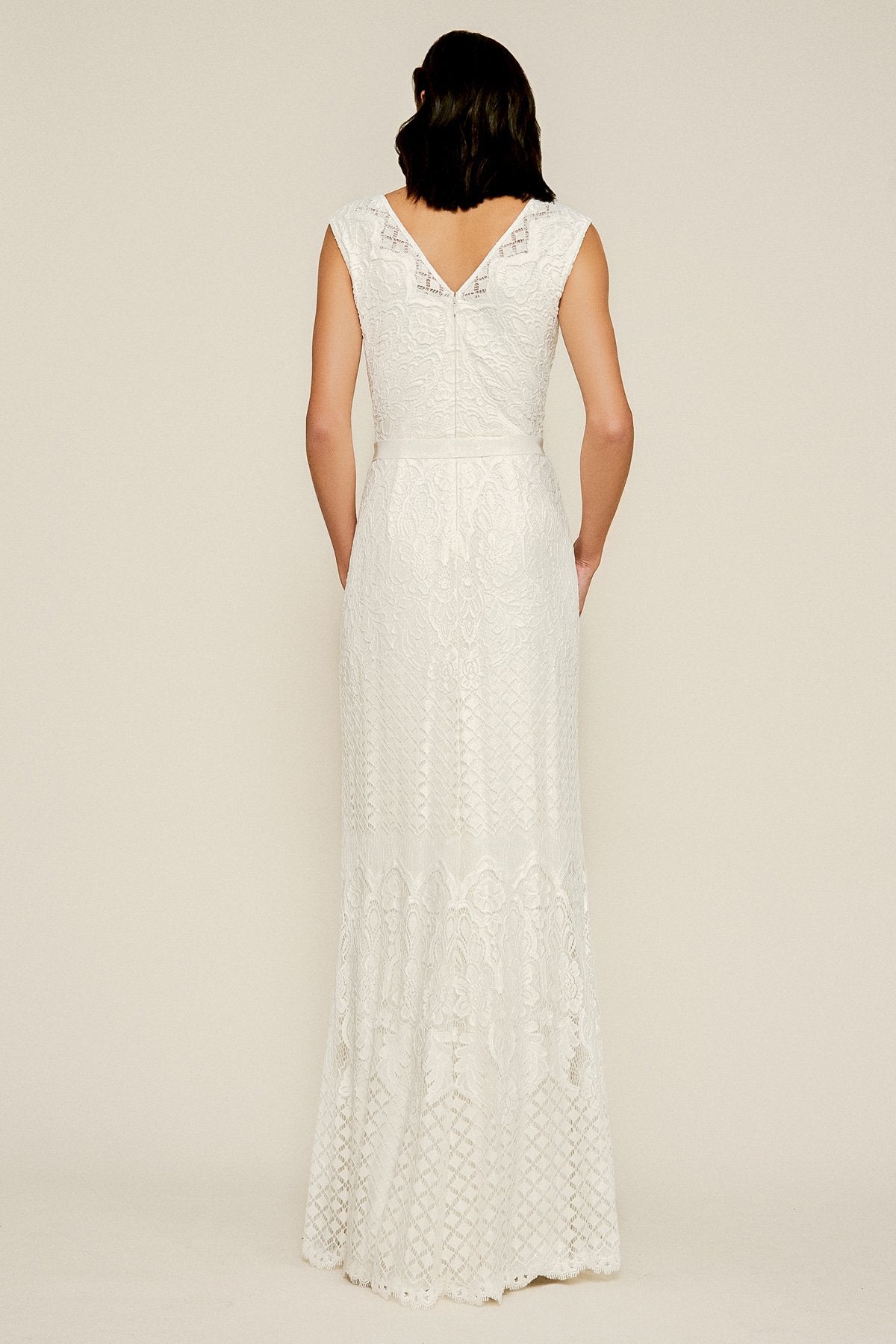 Tadashi Shoji - Austin V-Neck Lace Gown