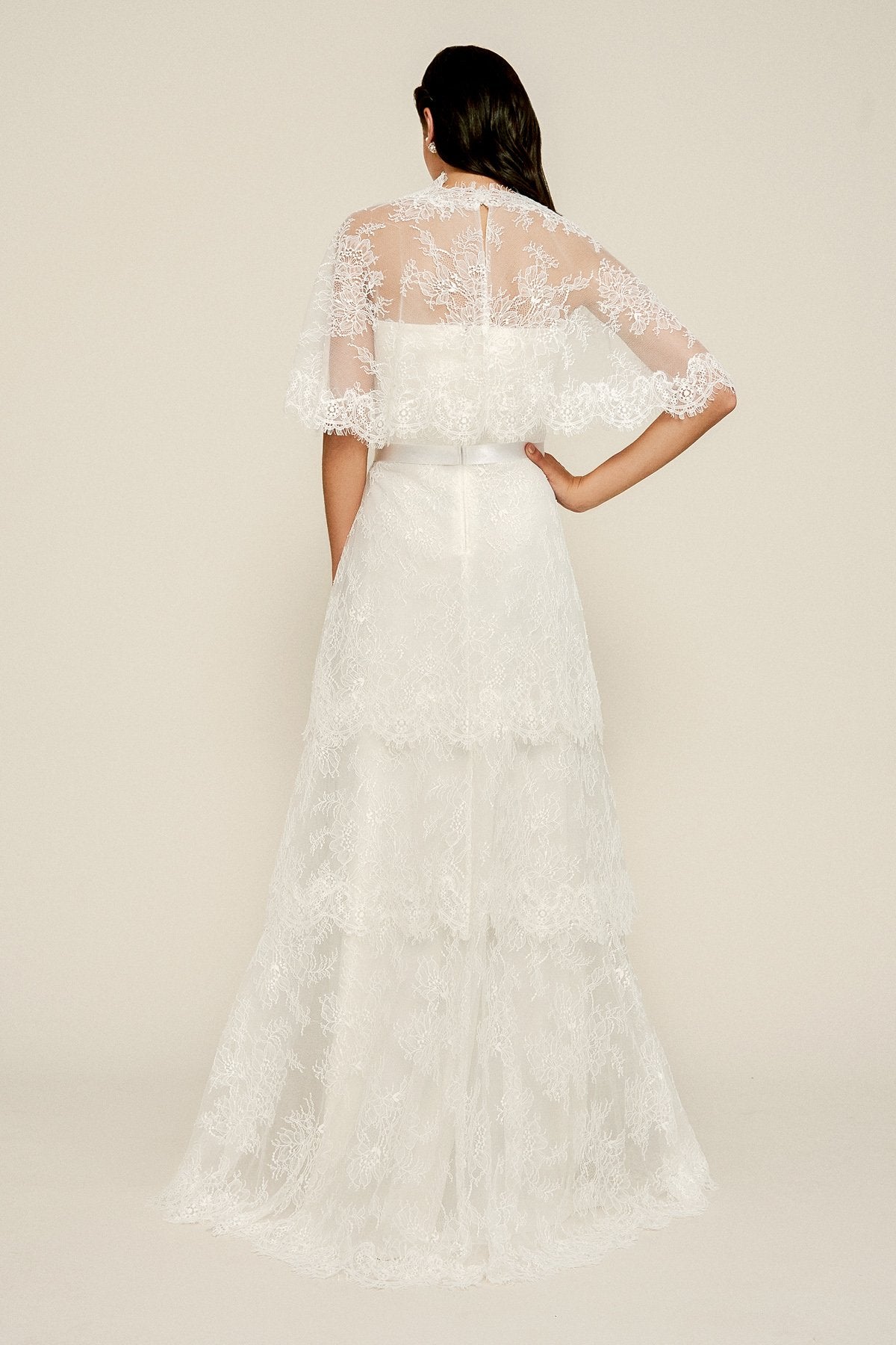 Tadashi Shoji - Binsa Chantilly Lace Capelet