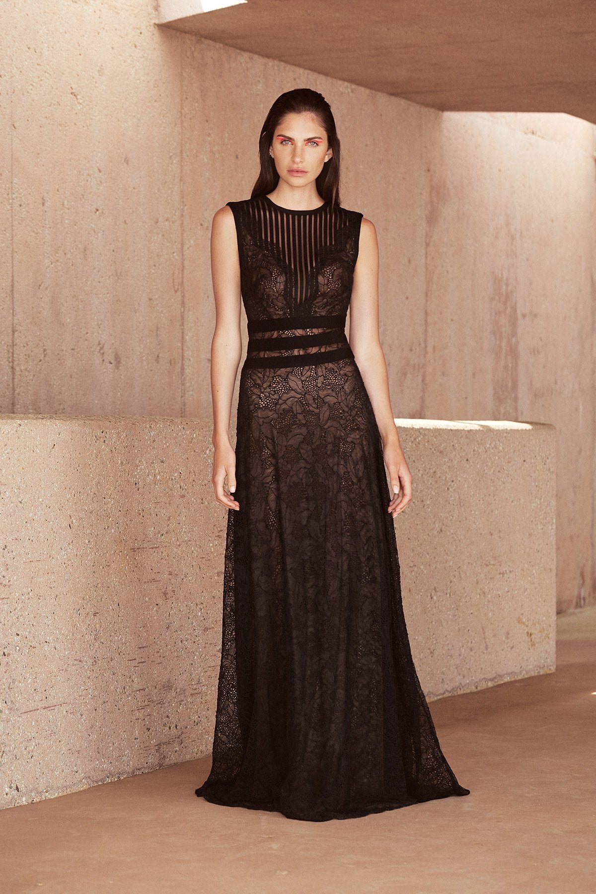 Tadashi Shoji - Lobo Lace Gown