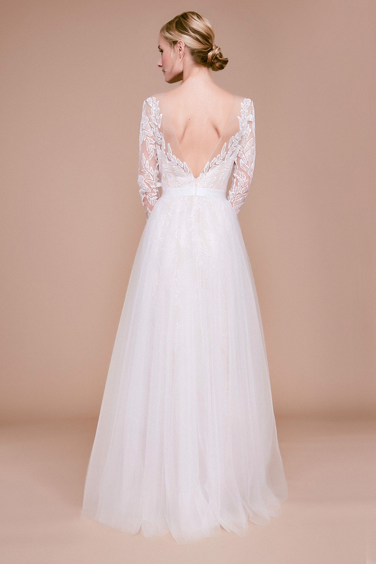 Louisa Long-Sleeve Lace Tulle Gown – Tadashi Shoji Official Online Boutique