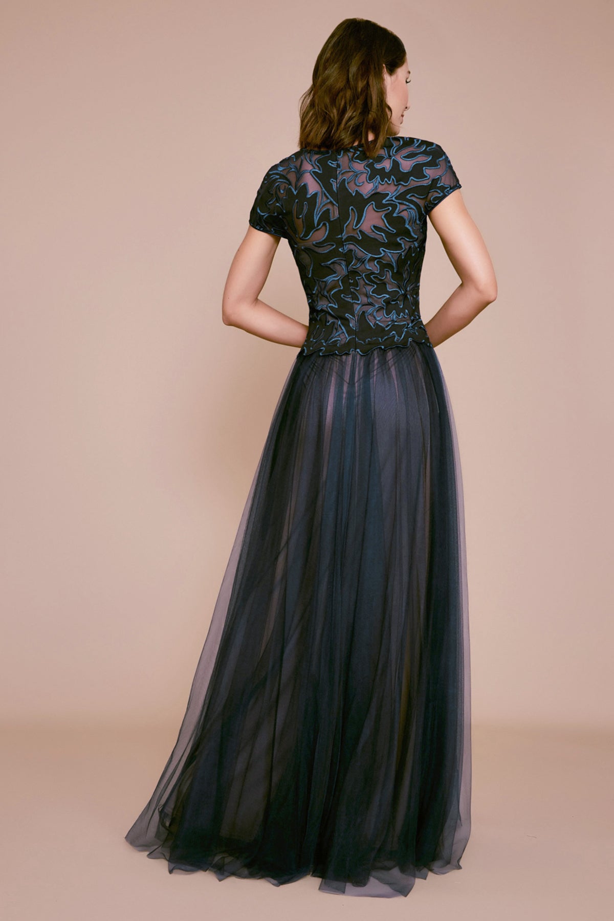 Tadashi Shoji - Privet Floral Applique Tulle Gown