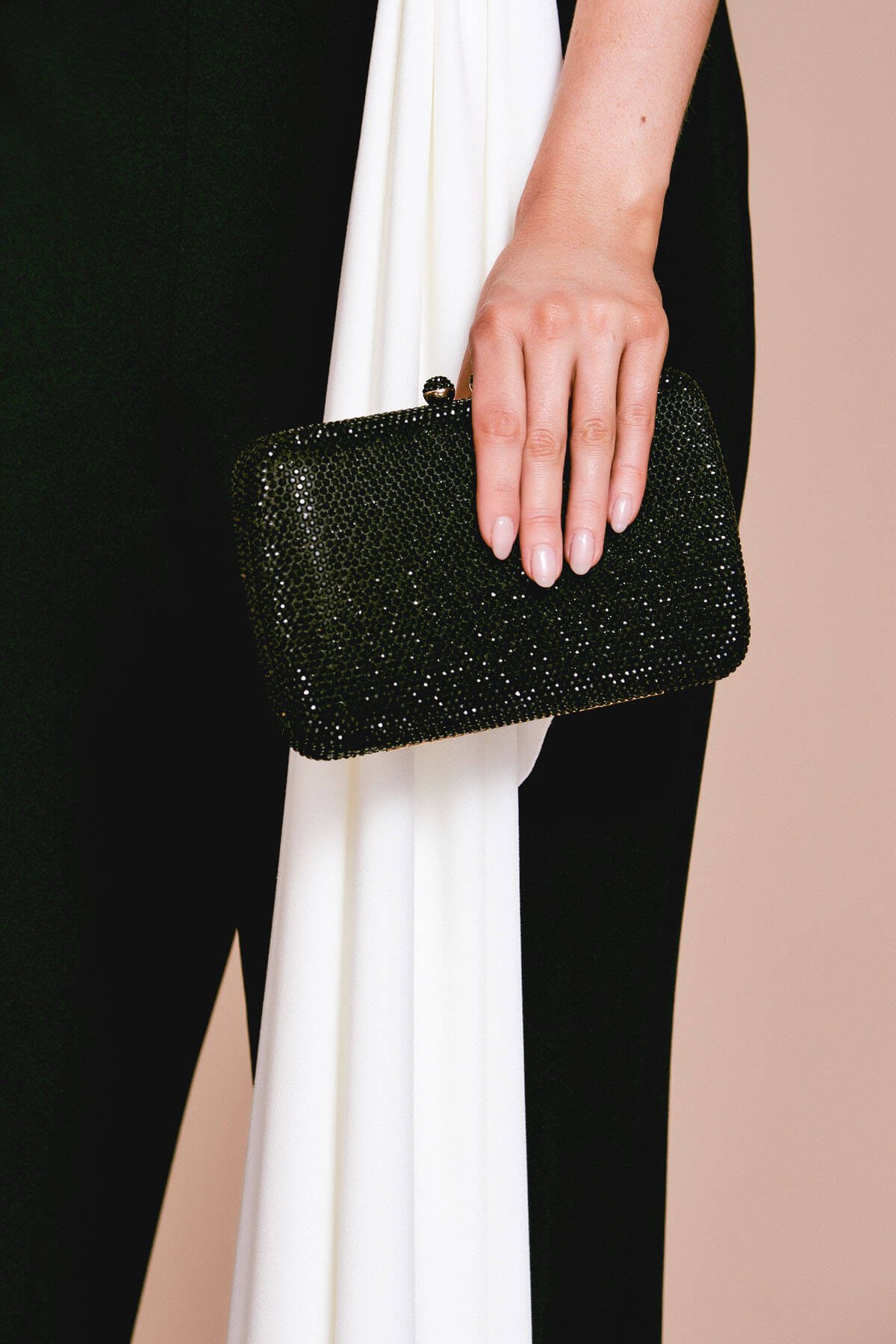 Brillar Crystal Clutch
