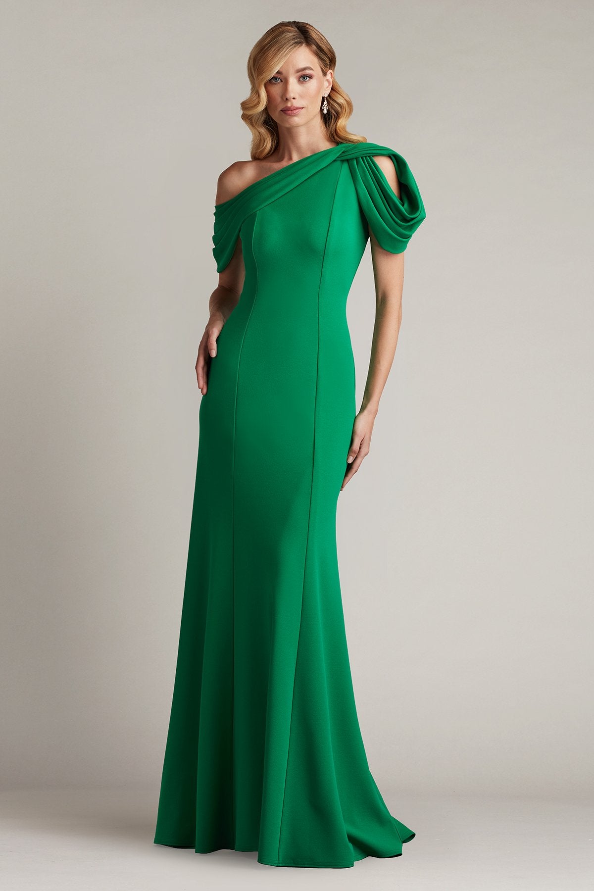 トップス GADIDANONIEM TRYGGE / GREEN Copley Shoulder Drape Gown GRLEF – Tadashi Shoji Official Online