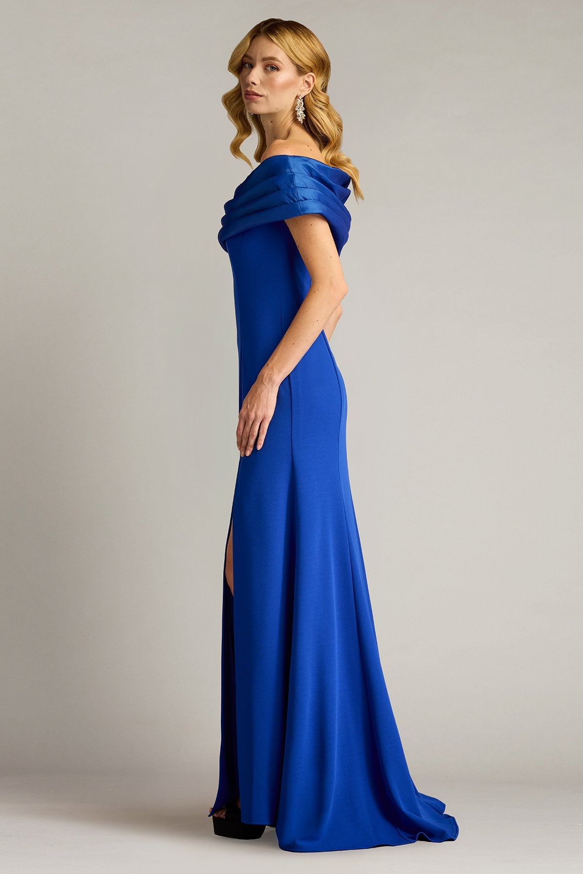 Dalton Two-Tone Off-Shoulder Gown MYSTC – Tadashi Shoji Official