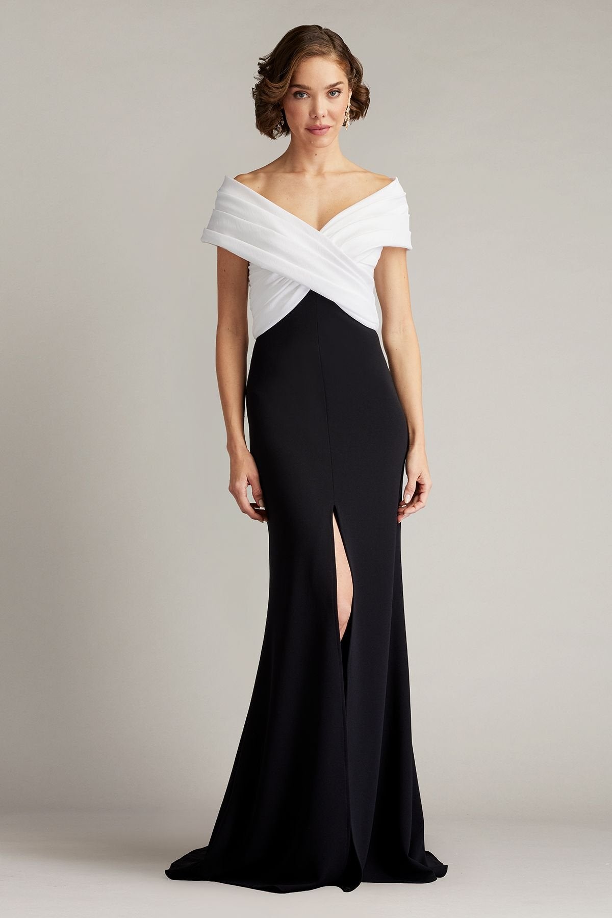TADASHI SHOJI パーティードレス 8号 黒/白 Benz Pleated Portrait Collar Gown IV/BK – Tadashi Shoji Official